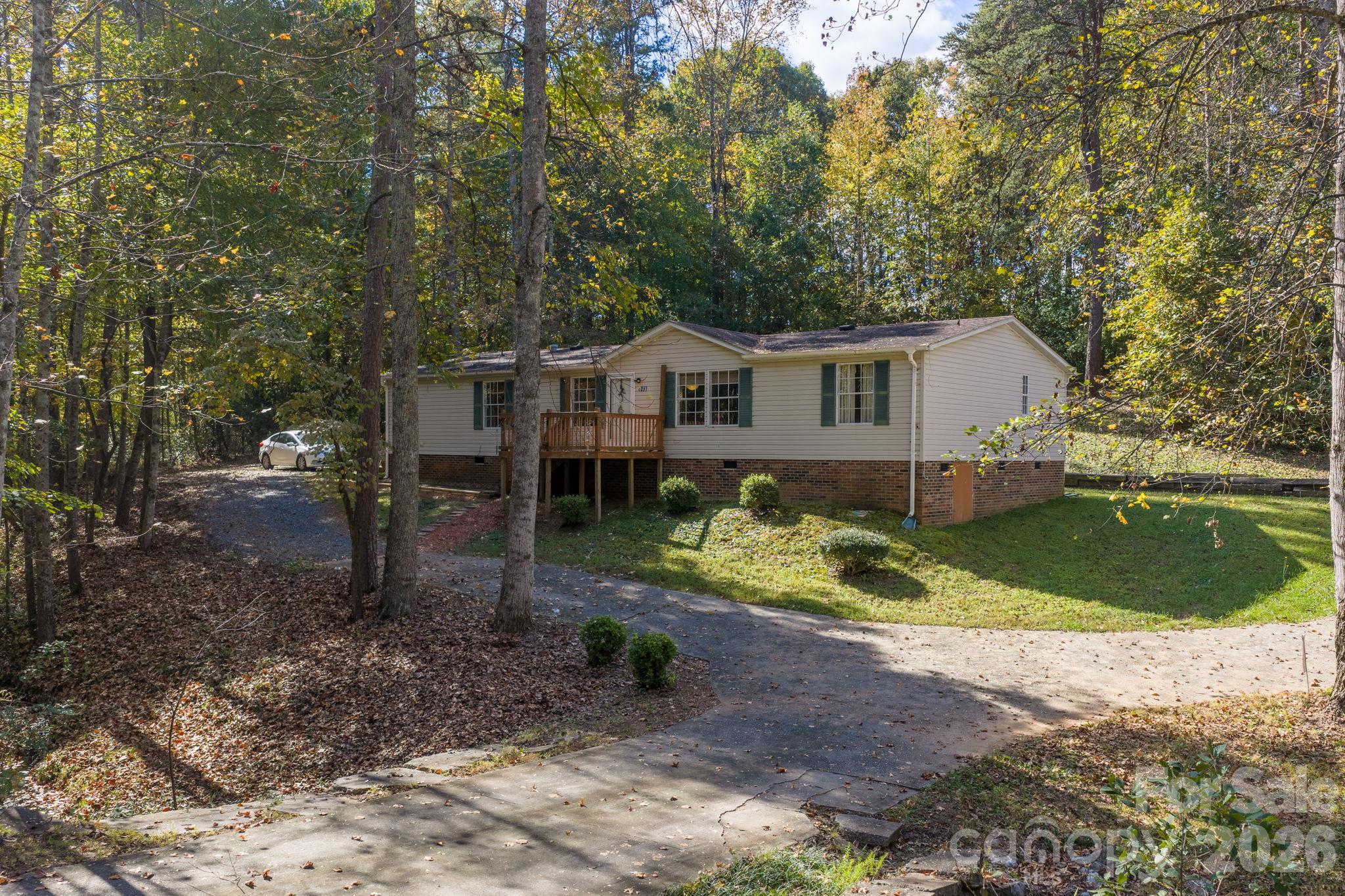 Shared entry to Driveway - 3297 Stony Brook Circle, Newton