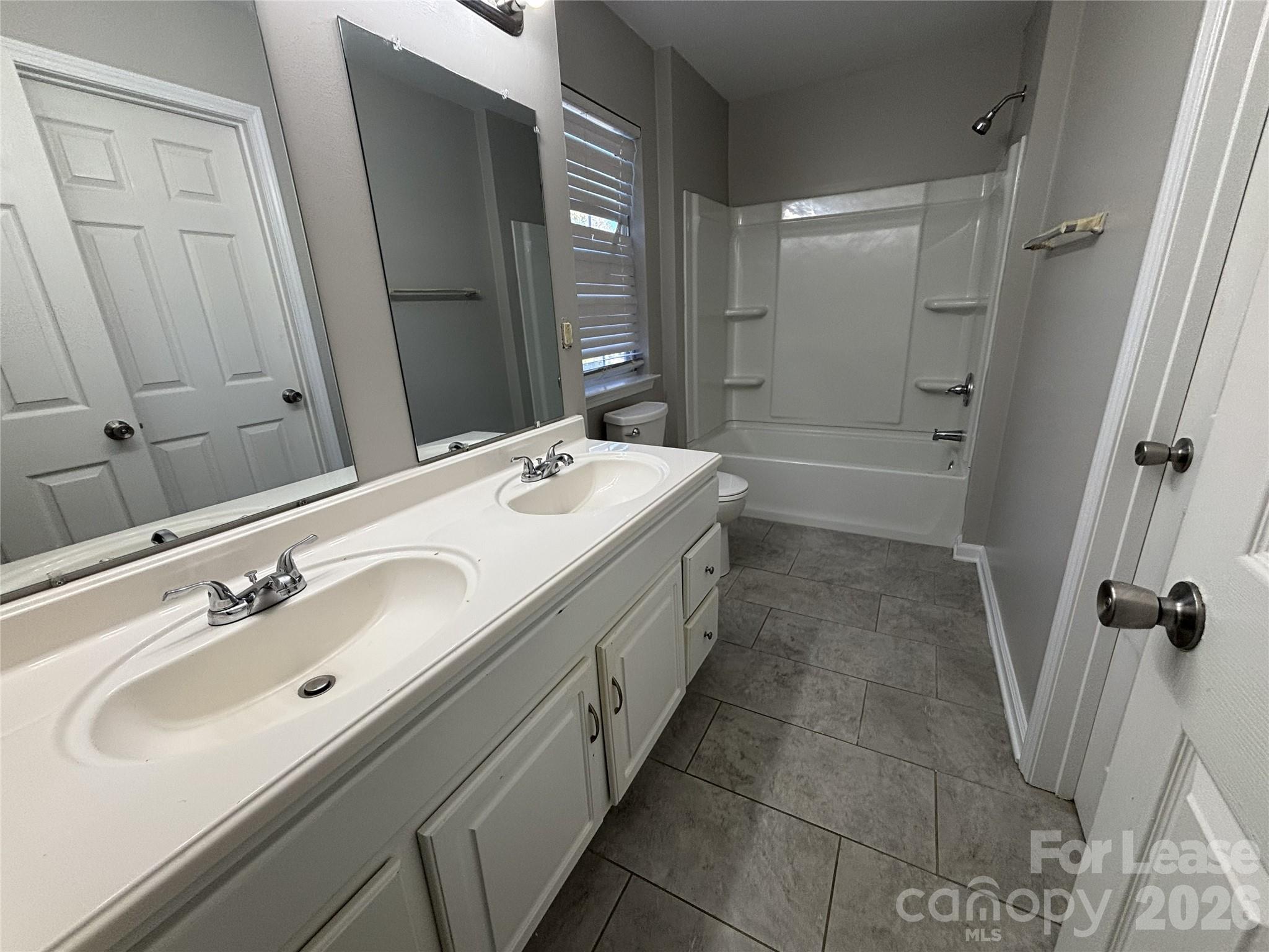 Single Family Residence at 3019 Edmonton Place, Charlotte, photo 9 of 13