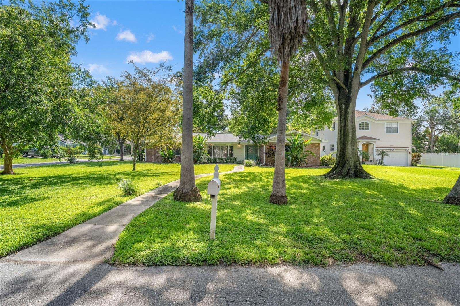 Single Family Residence at 2725 N MYRTLE AVE, TAMPA, photo 2 of 21