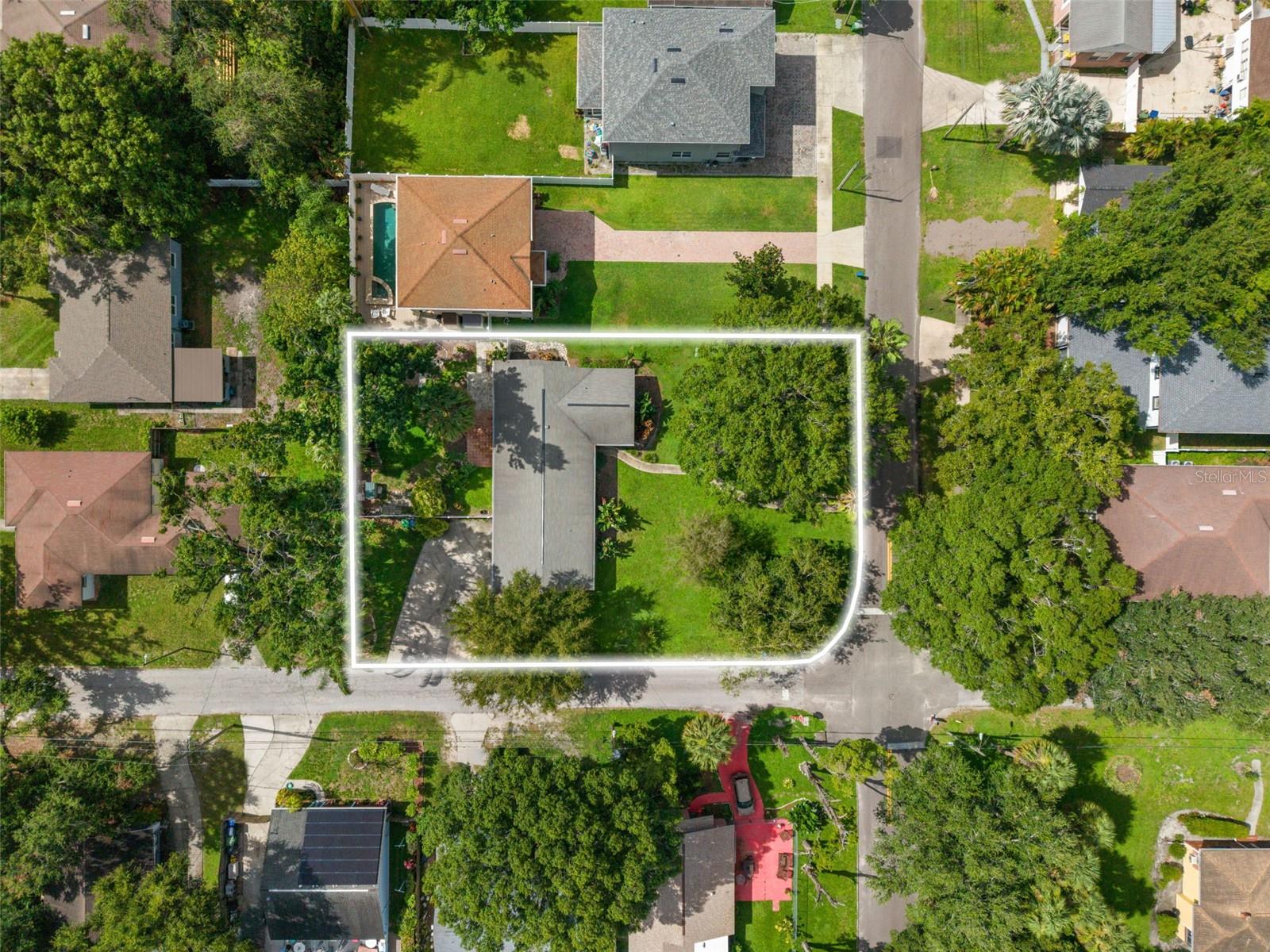 Single Family Residence at 2725 N MYRTLE AVE, TAMPA, photo 3 of 21