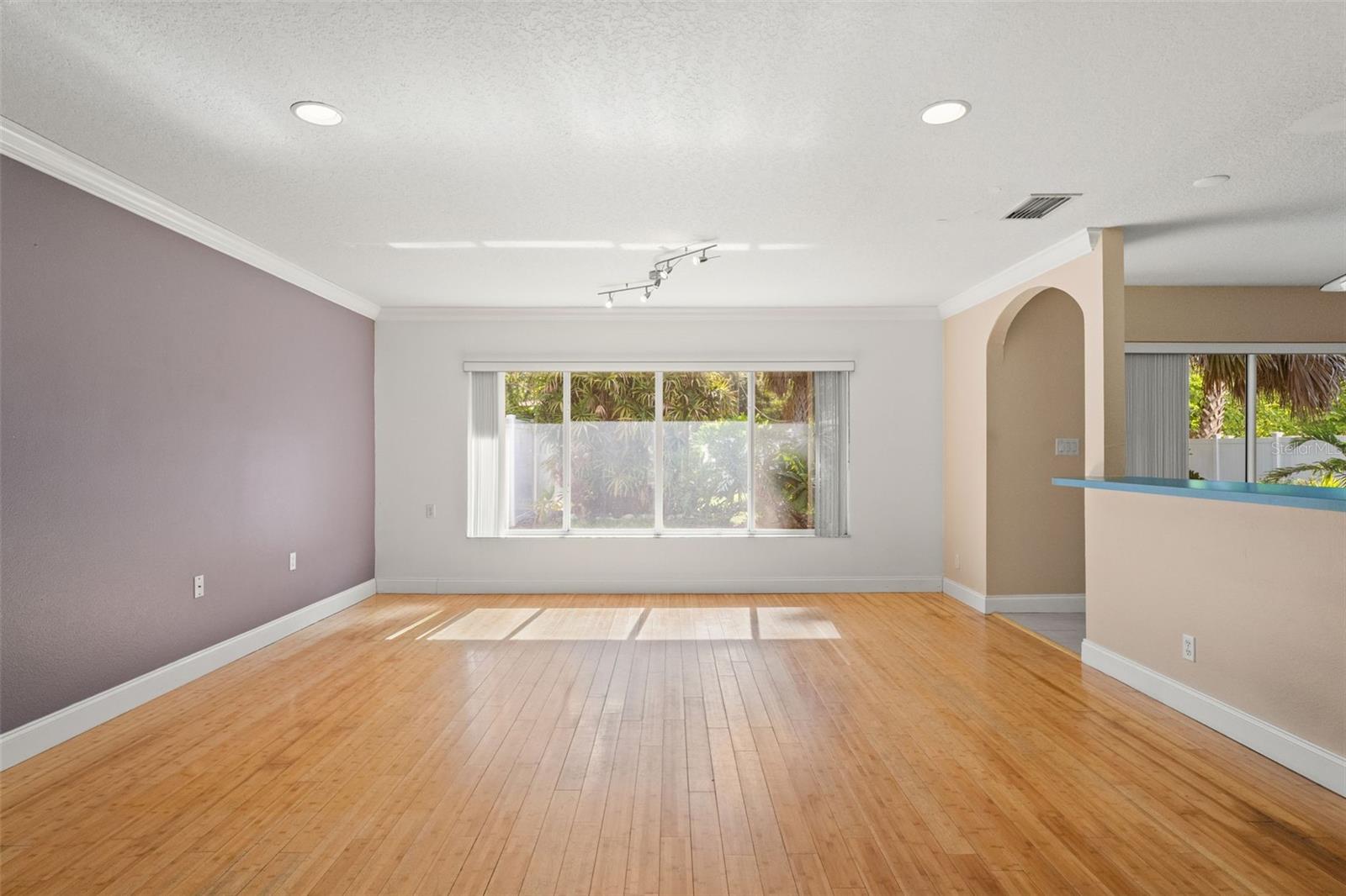 Single Family Residence at 2725 N MYRTLE AVE, TAMPA, photo 6 of 21