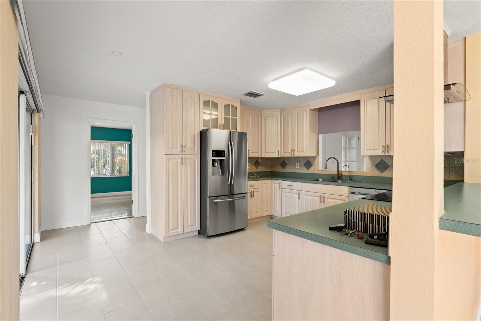Single Family Residence at 2725 N MYRTLE AVE, TAMPA, photo 8 of 21
