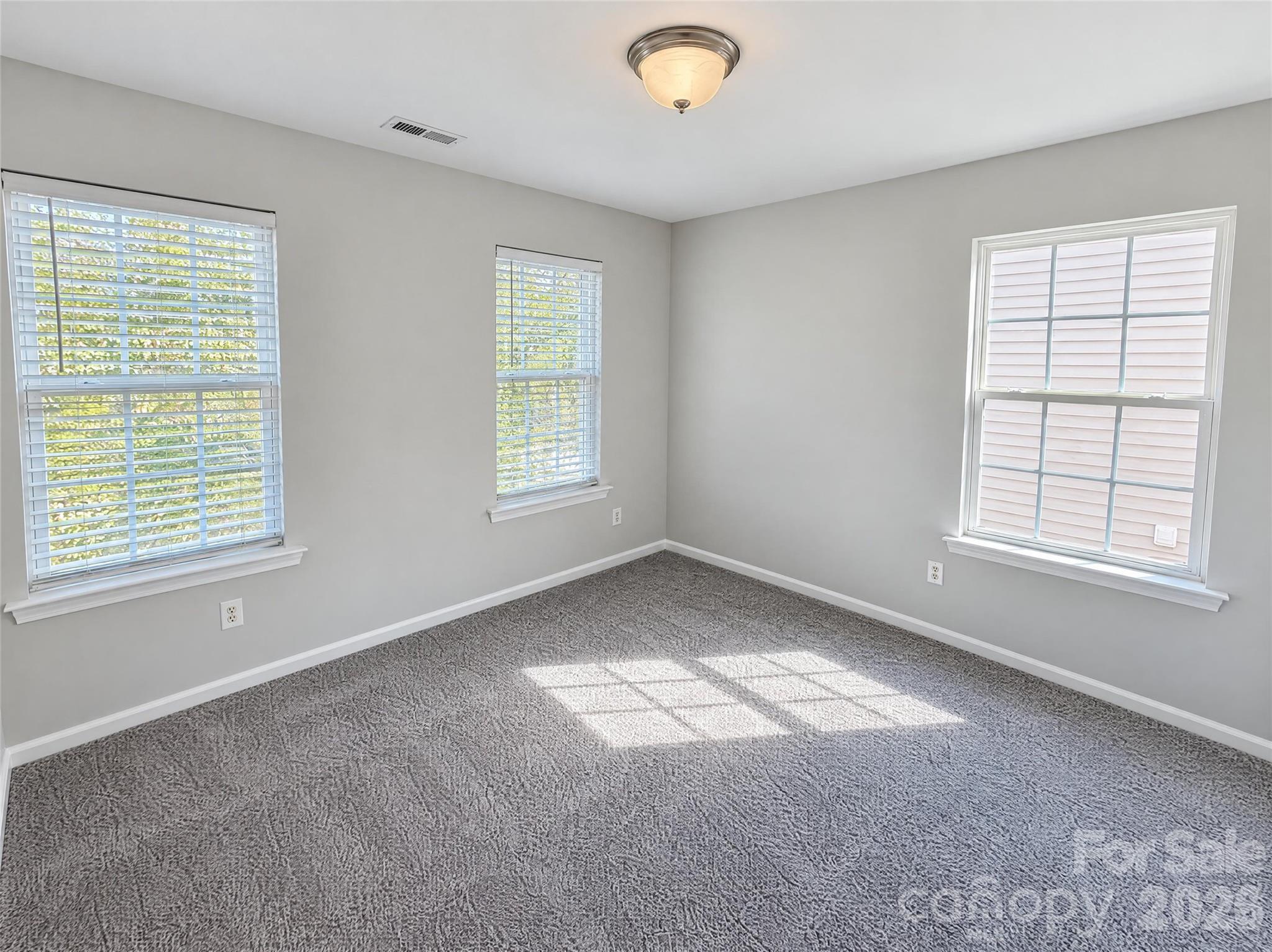 Single Family Residence at 2150 Minstrels Way, Fort Mill, photo 4 of 22