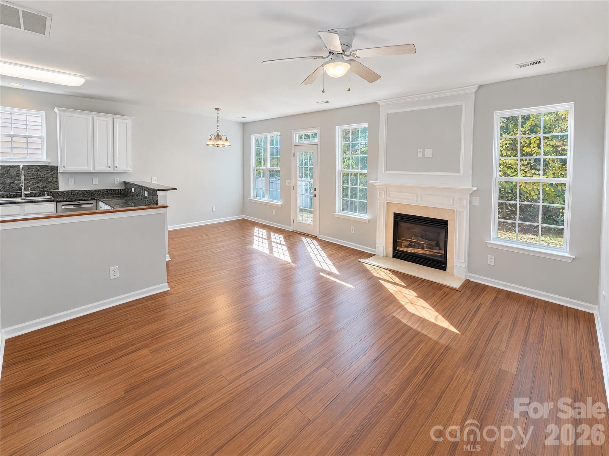 Single Family Residence at 2150 Minstrels Way, Fort Mill, photo 6 of 22