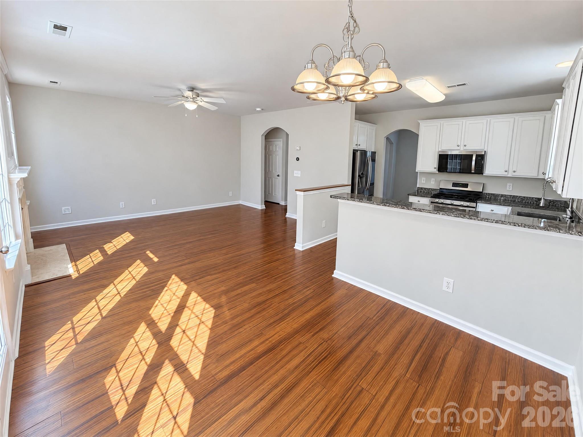 Single Family Residence at 2150 Minstrels Way, Fort Mill, photo 9 of 22