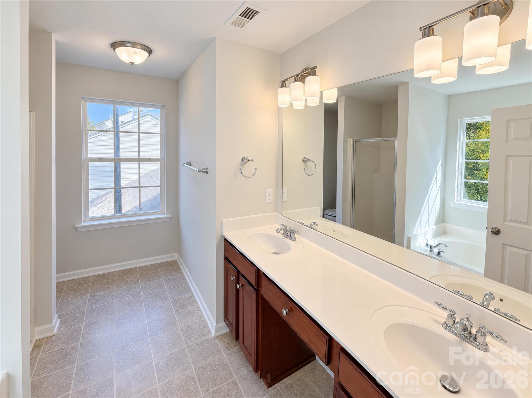 Single Family Residence at 2150 Minstrels Way, Fort Mill, photo 16 of 22