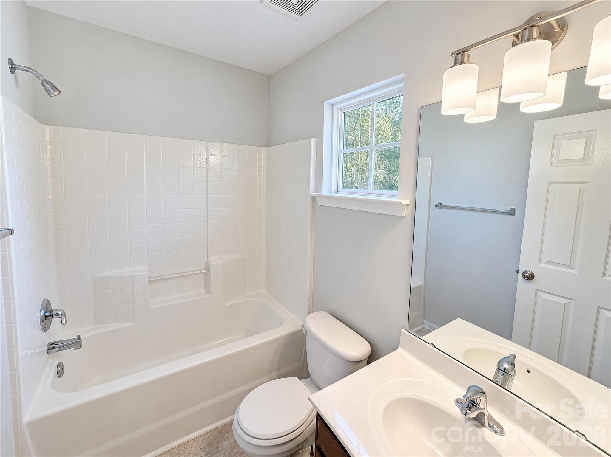 Single Family Residence at 2150 Minstrels Way, Fort Mill, photo 19 of 22