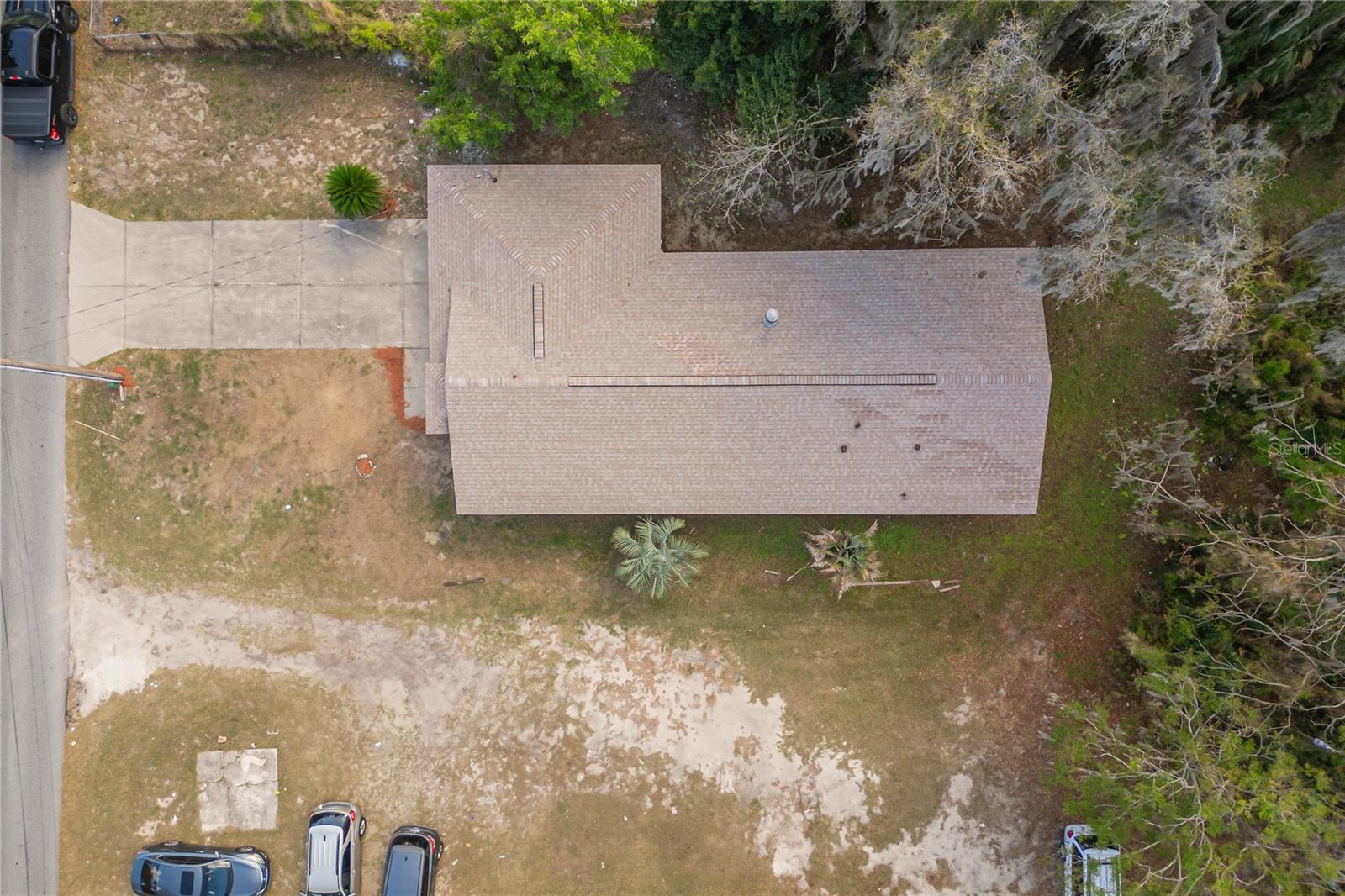 Single Family Residence at 109 N FAULKNER AVE, LEESBURG, photo 37 of 39