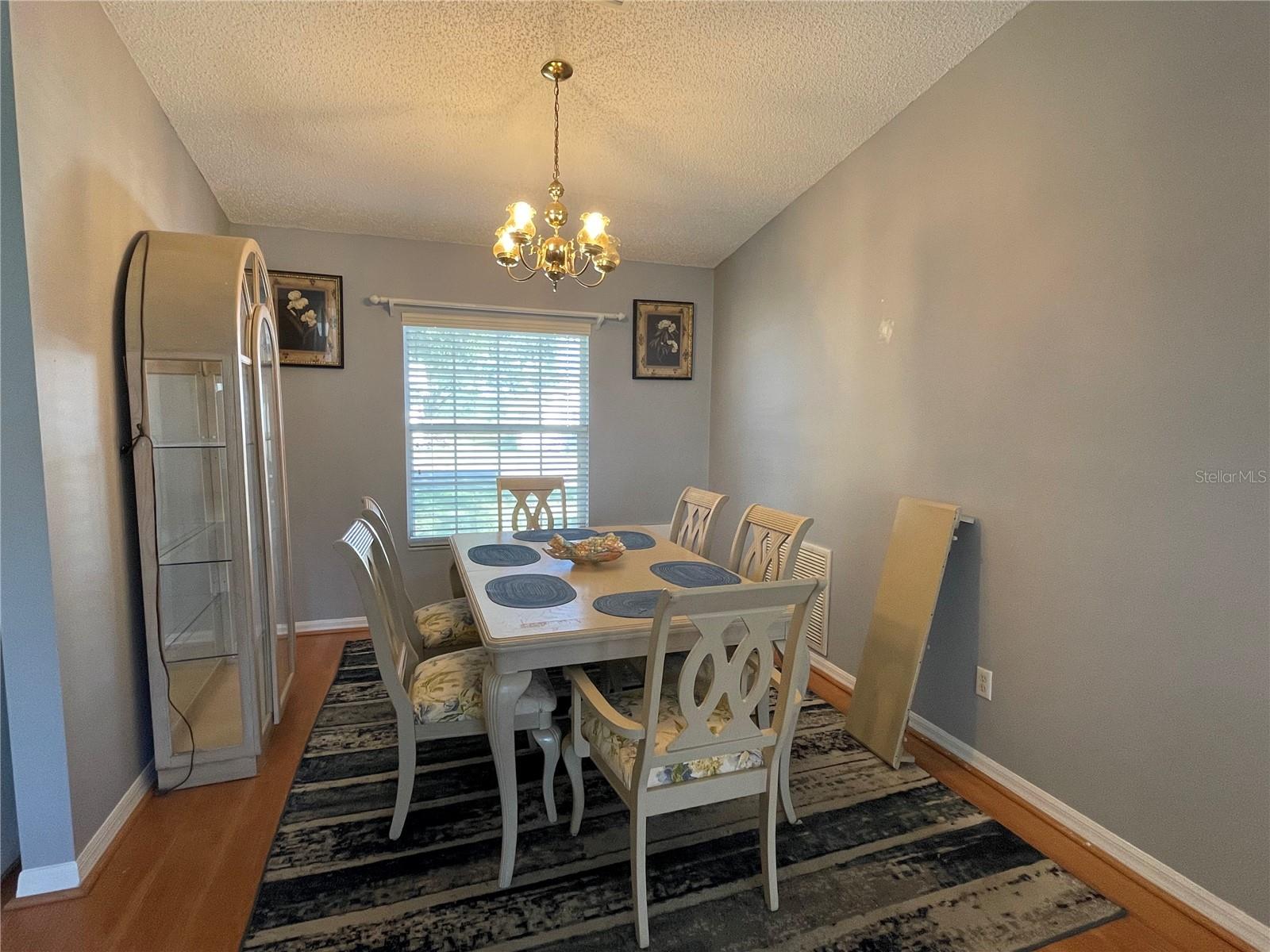 Single Family Residence at 5070 EL DESTINO DR, LEESBURG, photo 5 of 7