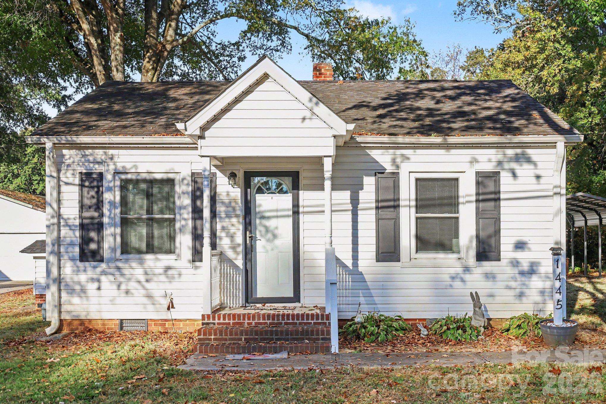 Single Family Residence at 1445 Midlake Road, Kannapolis, photo 2 of 31