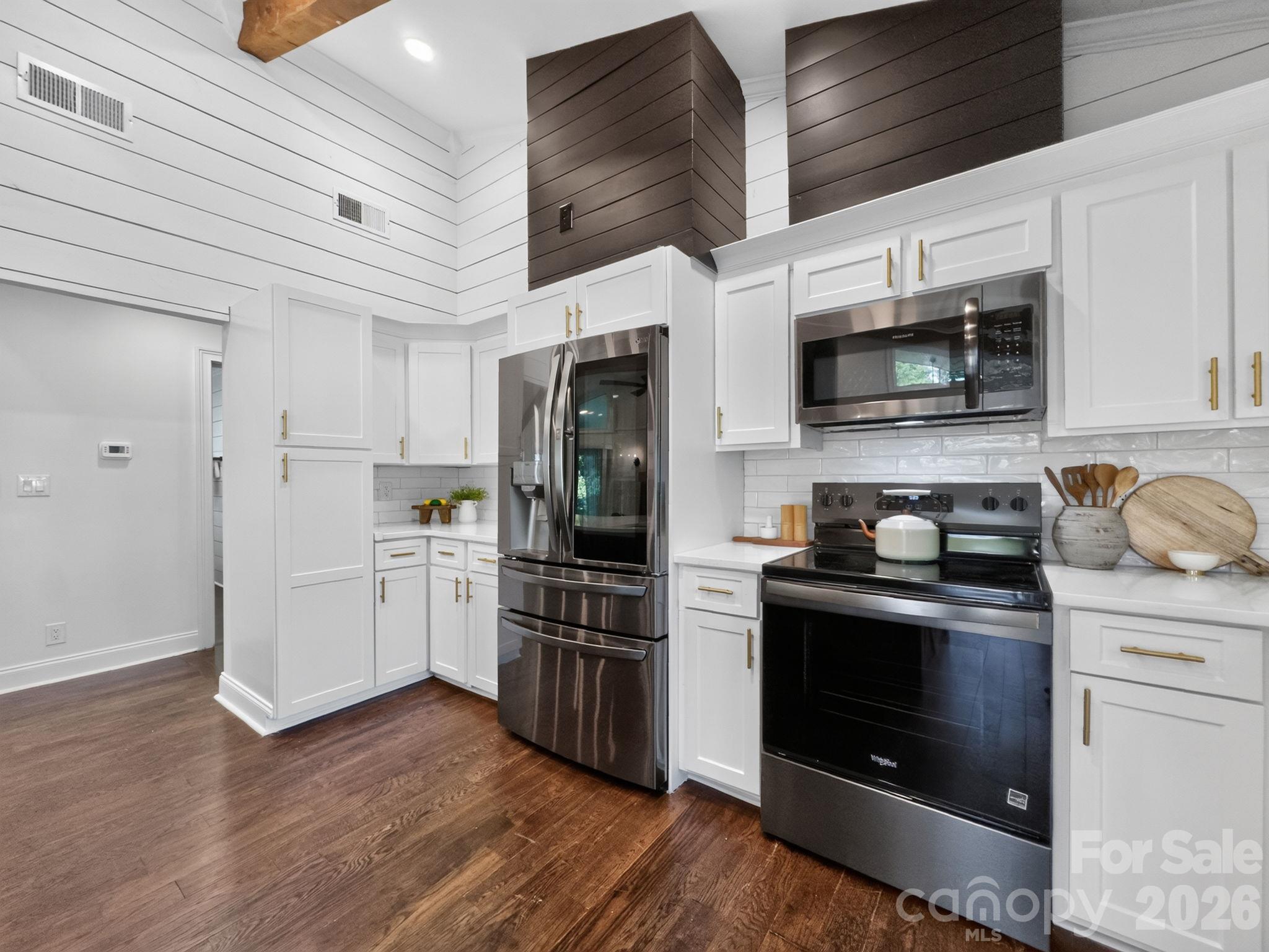 Single Family Residence at 120 Lake Bowen Drive, Inman, photo 13 of 48