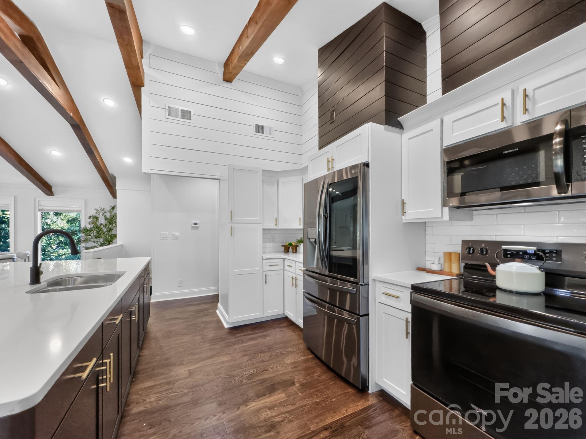 Single Family Residence at 120 Lake Bowen Drive, Inman, photo 14 of 48