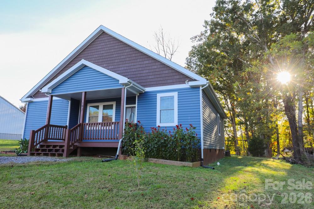 Single Family Residence at 103 Highlander Street, Morganton, photo 7 of 30