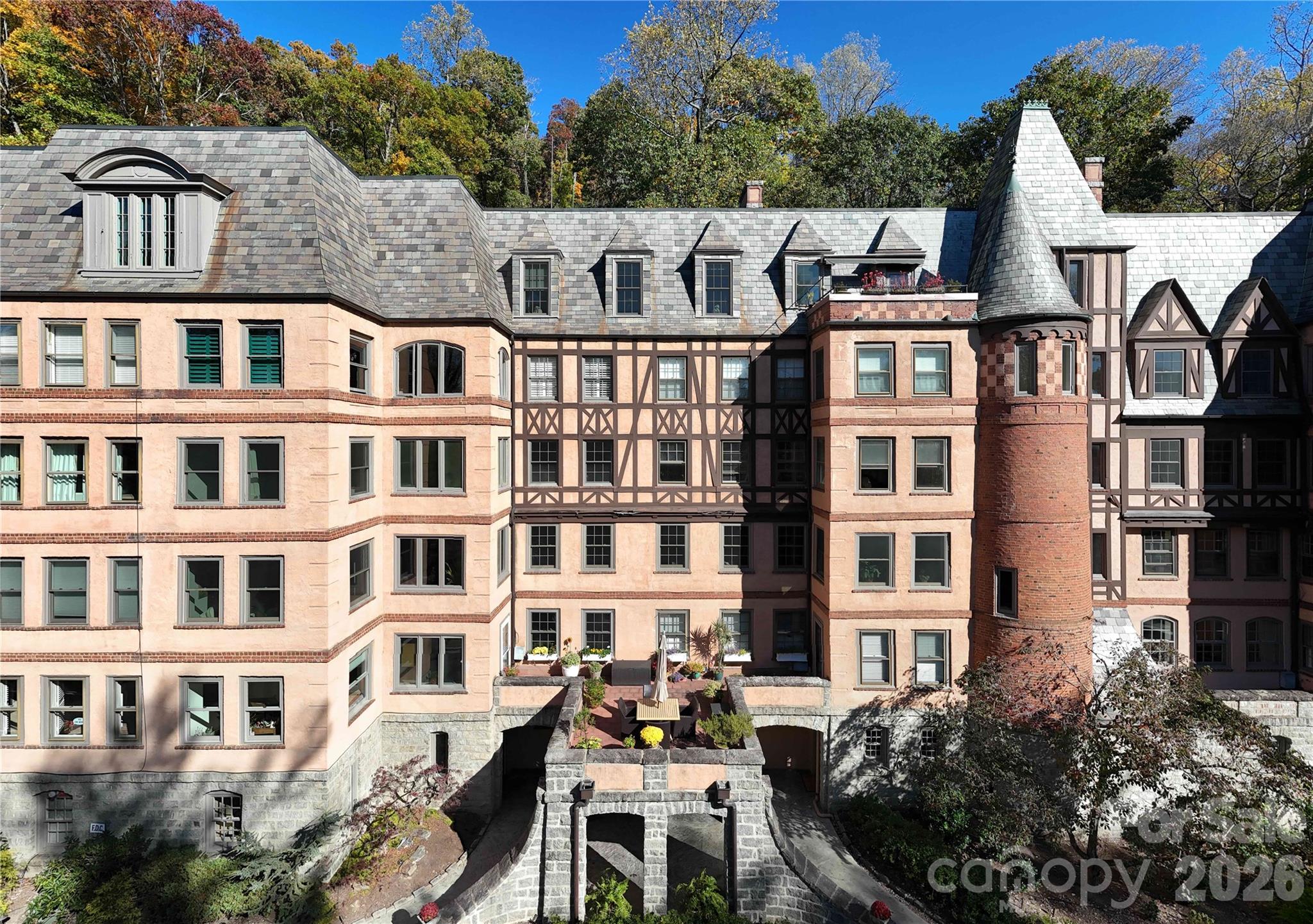 Beautiful, charming, historic Longchamps! - 185 Macon Avenue, Asheville