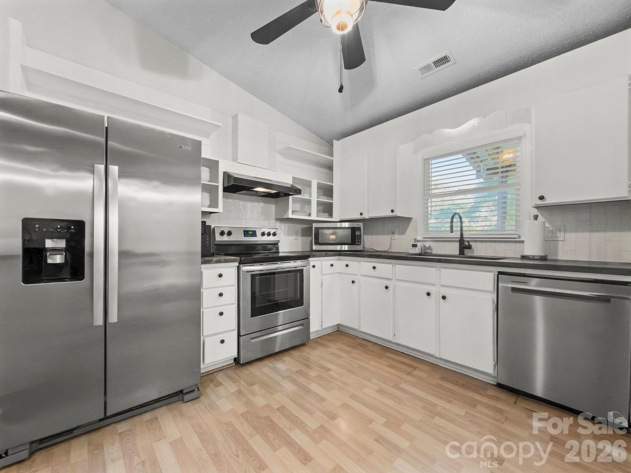 Stainless appliances - 105 Brockway Drive, Mooresville