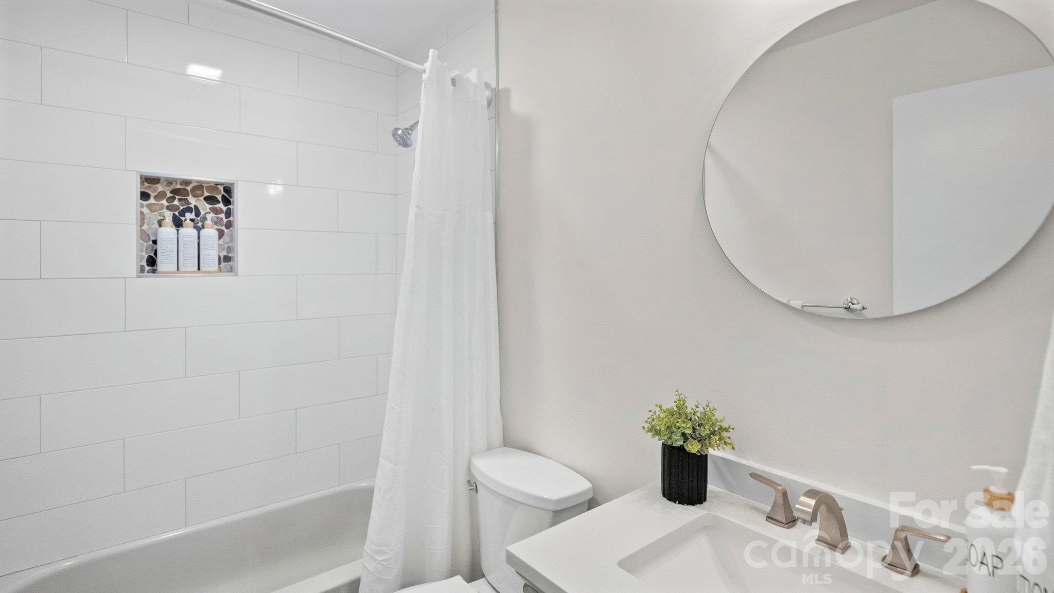 Primary bathroom - 105 Brockway Drive, Mooresville