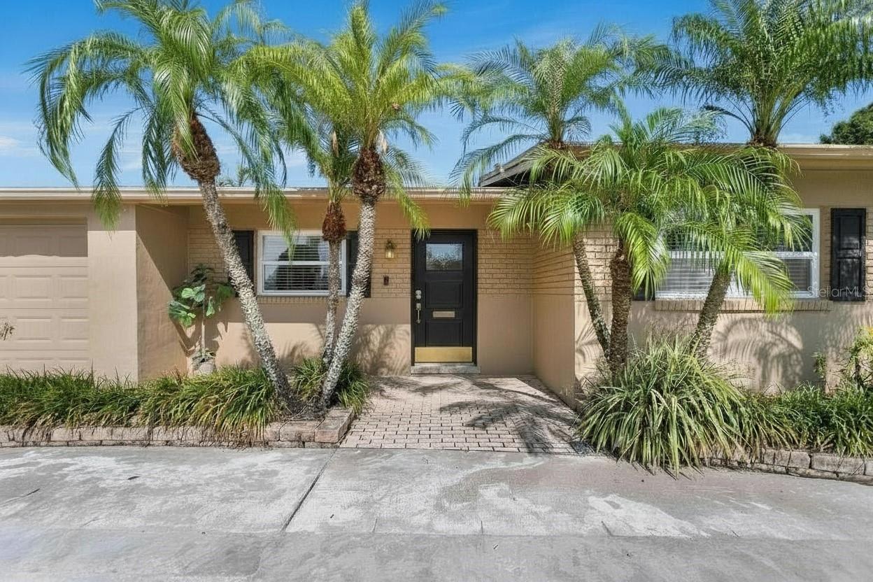 3935 W EDEN ROC CIR
