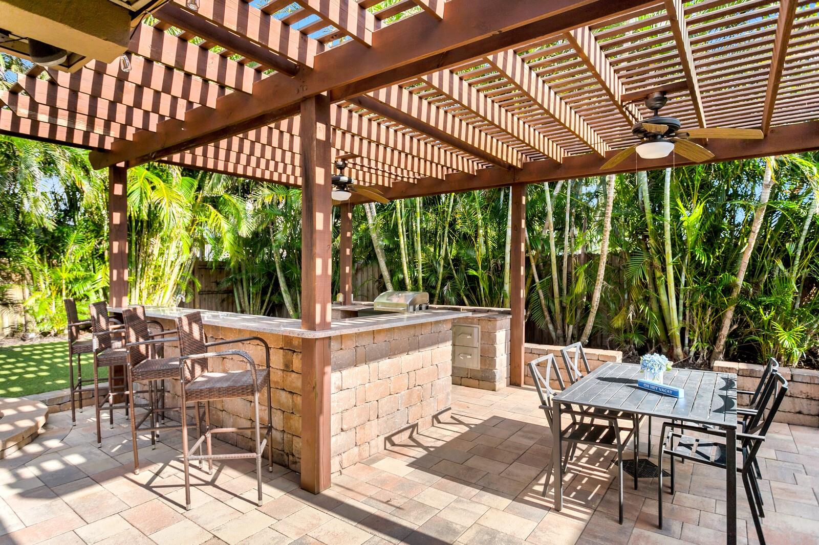 Single Family Residence at 3935 W EDEN ROC CIR, TAMPA, photo 4 of 76