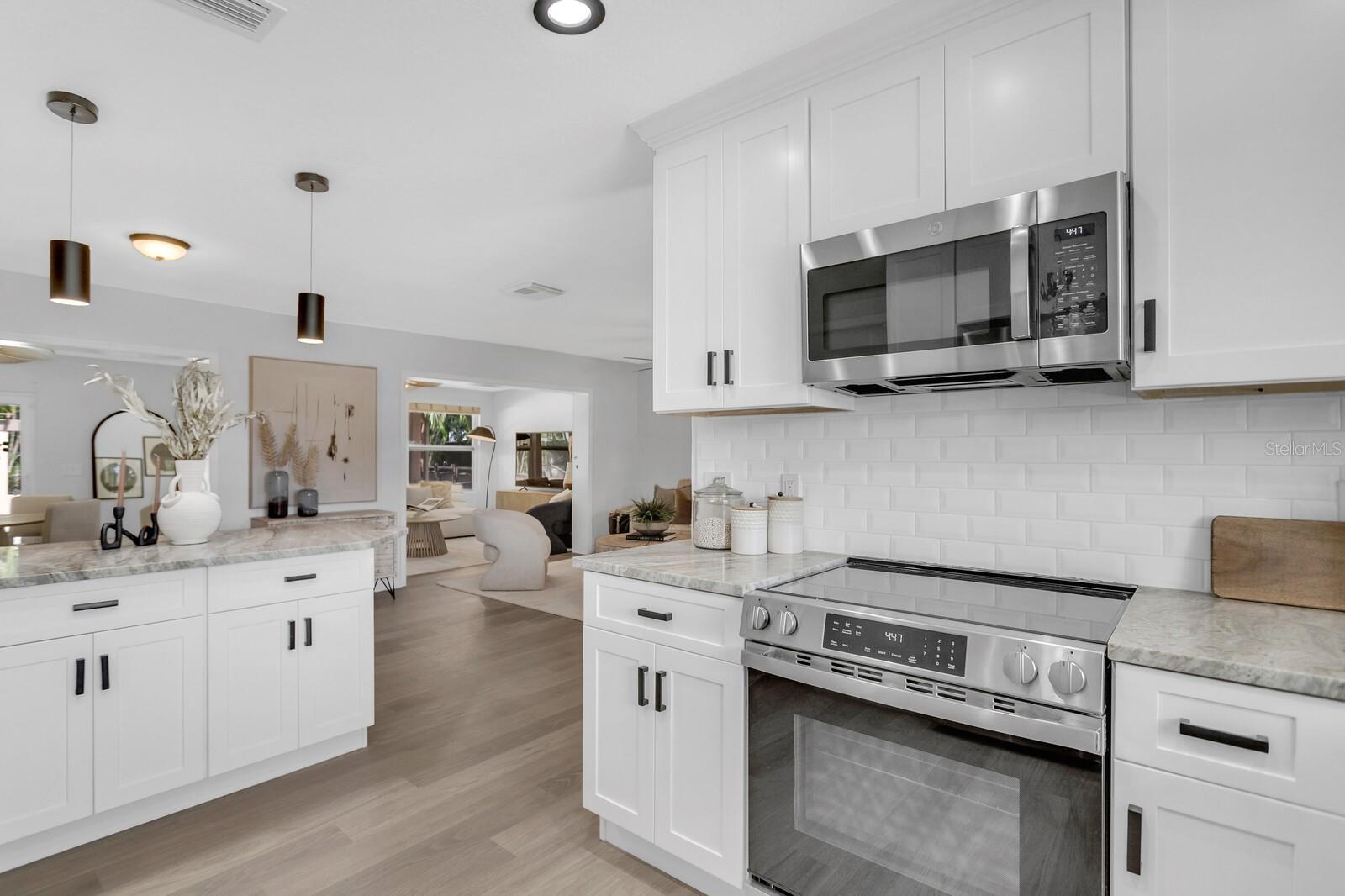 Single Family Residence at 3935 W EDEN ROC CIR, TAMPA, photo 16 of 76