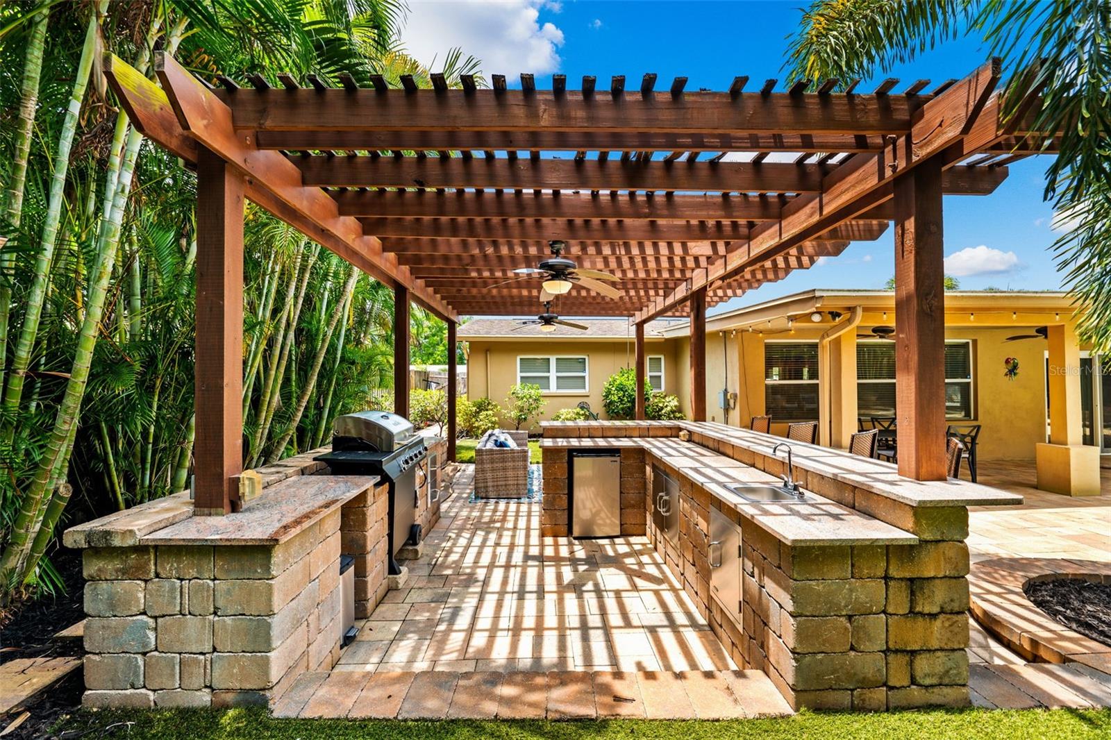 Single Family Residence at 3935 W EDEN ROC CIR, TAMPA, photo 36 of 76