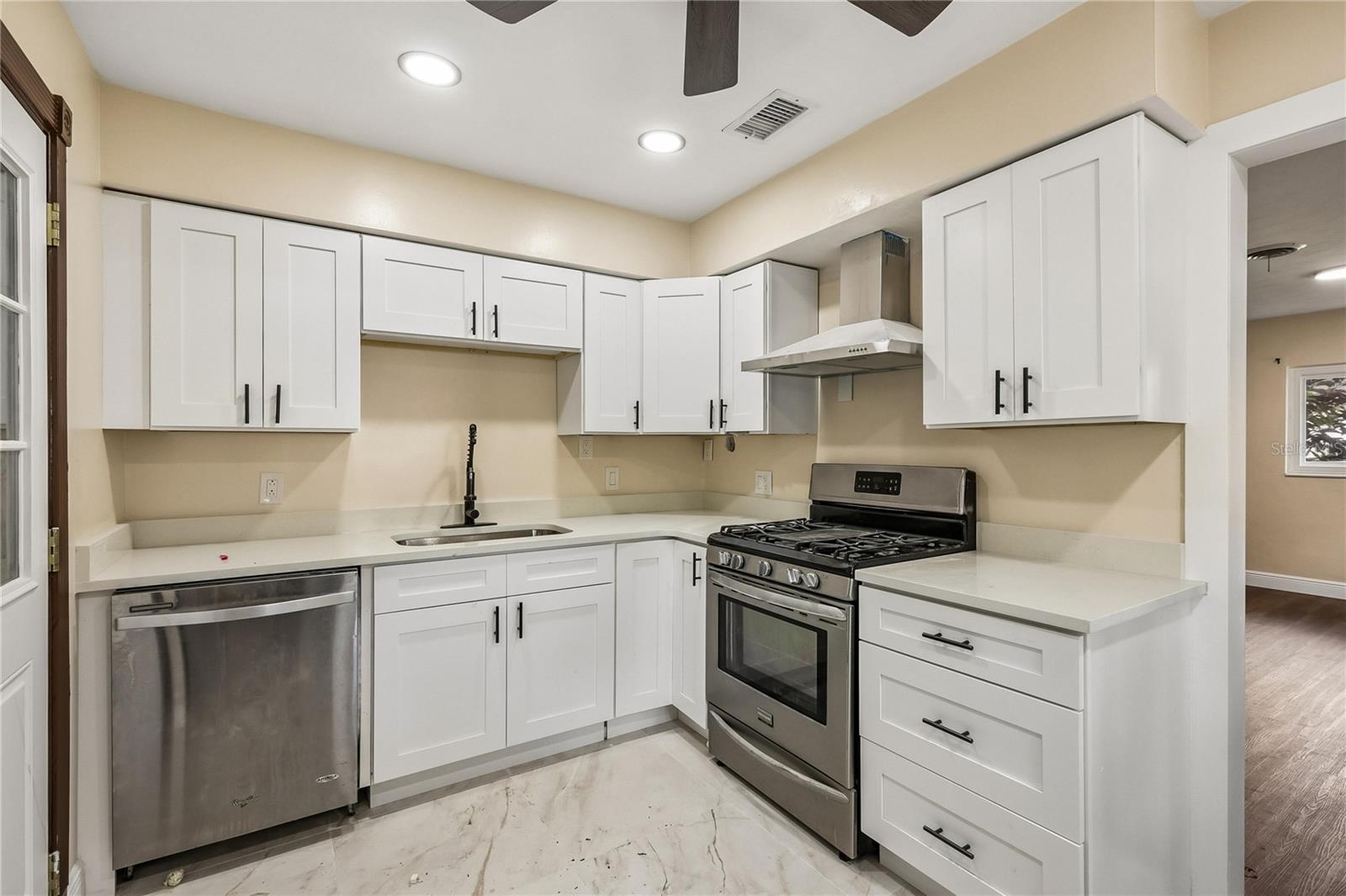 Single Family Residence at 328 W COMANCHE AVE, TAMPA, photo 6 of 17