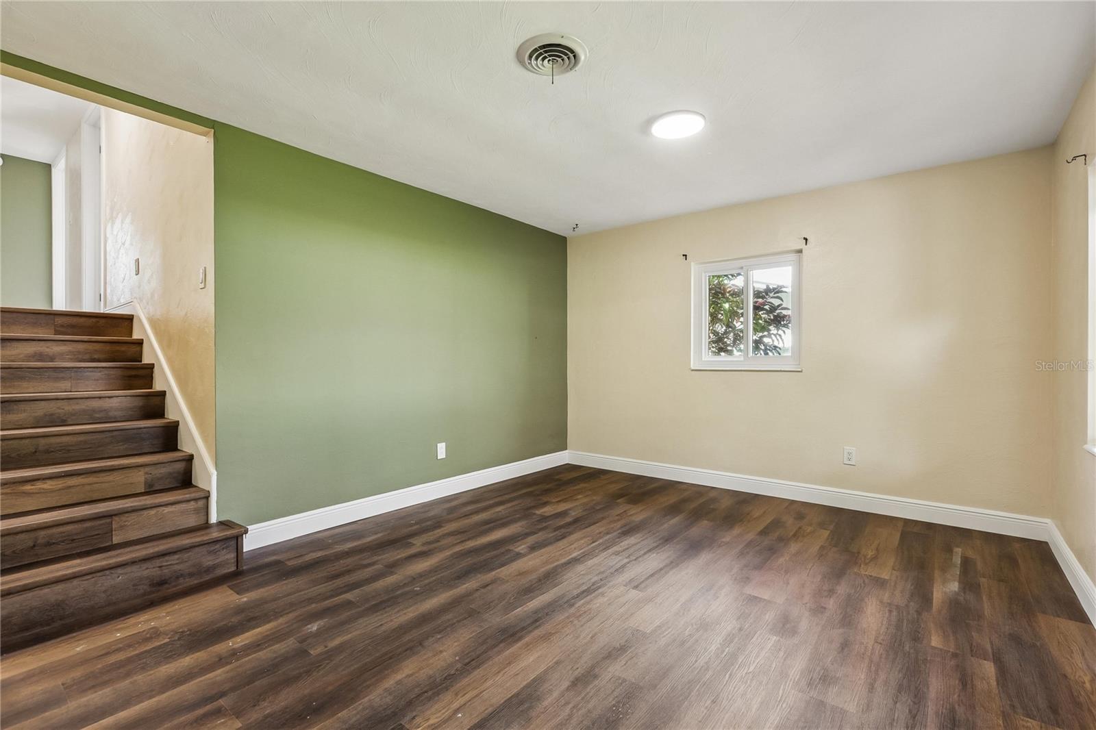 Single Family Residence at 328 W COMANCHE AVE, TAMPA, photo 9 of 17