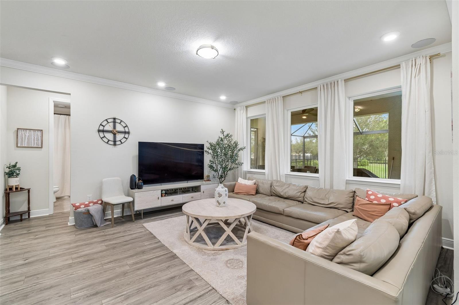 Single Family Residence at 11512 NAVEL ORANGE WAY, TAMPA, photo 16 of 46