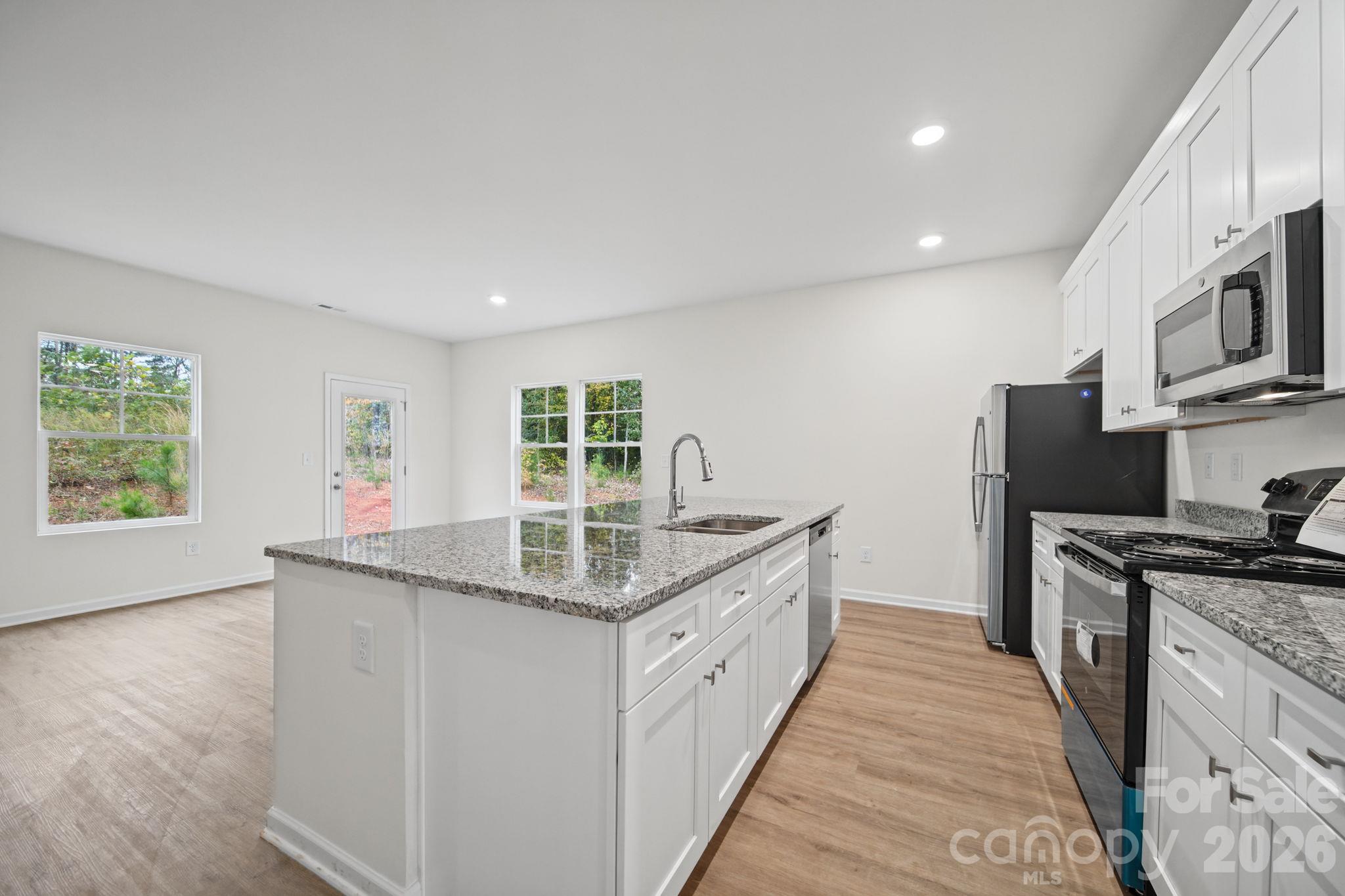 Kitchen - 3266-3270 Loop Road, Lincolnton