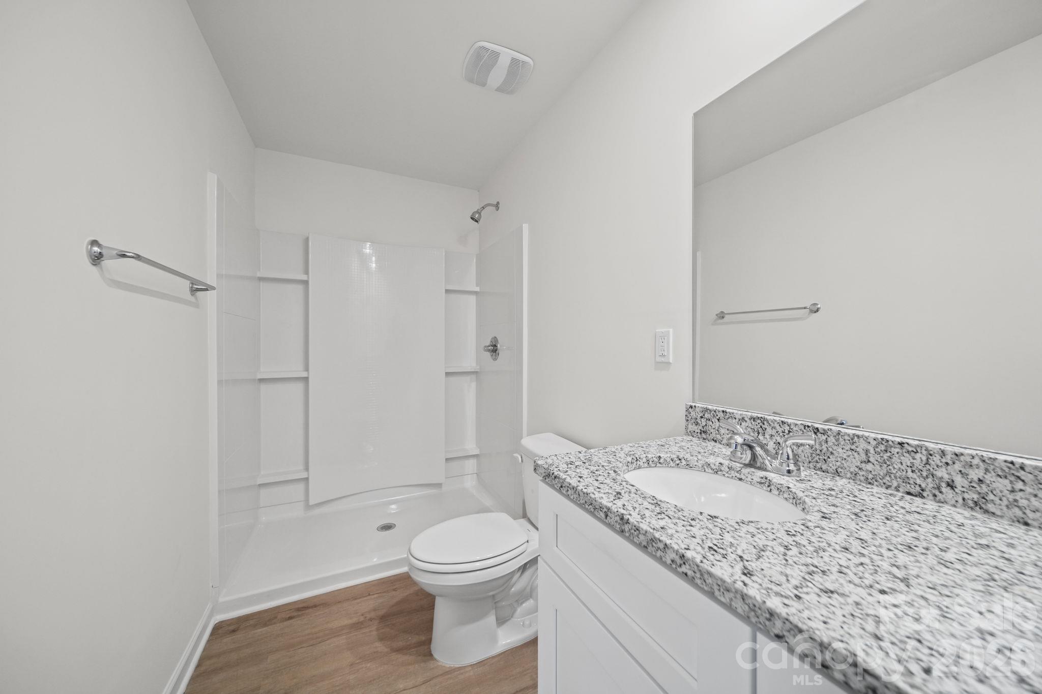 Primary Bathroom - 3266-3270 Loop Road, Lincolnton