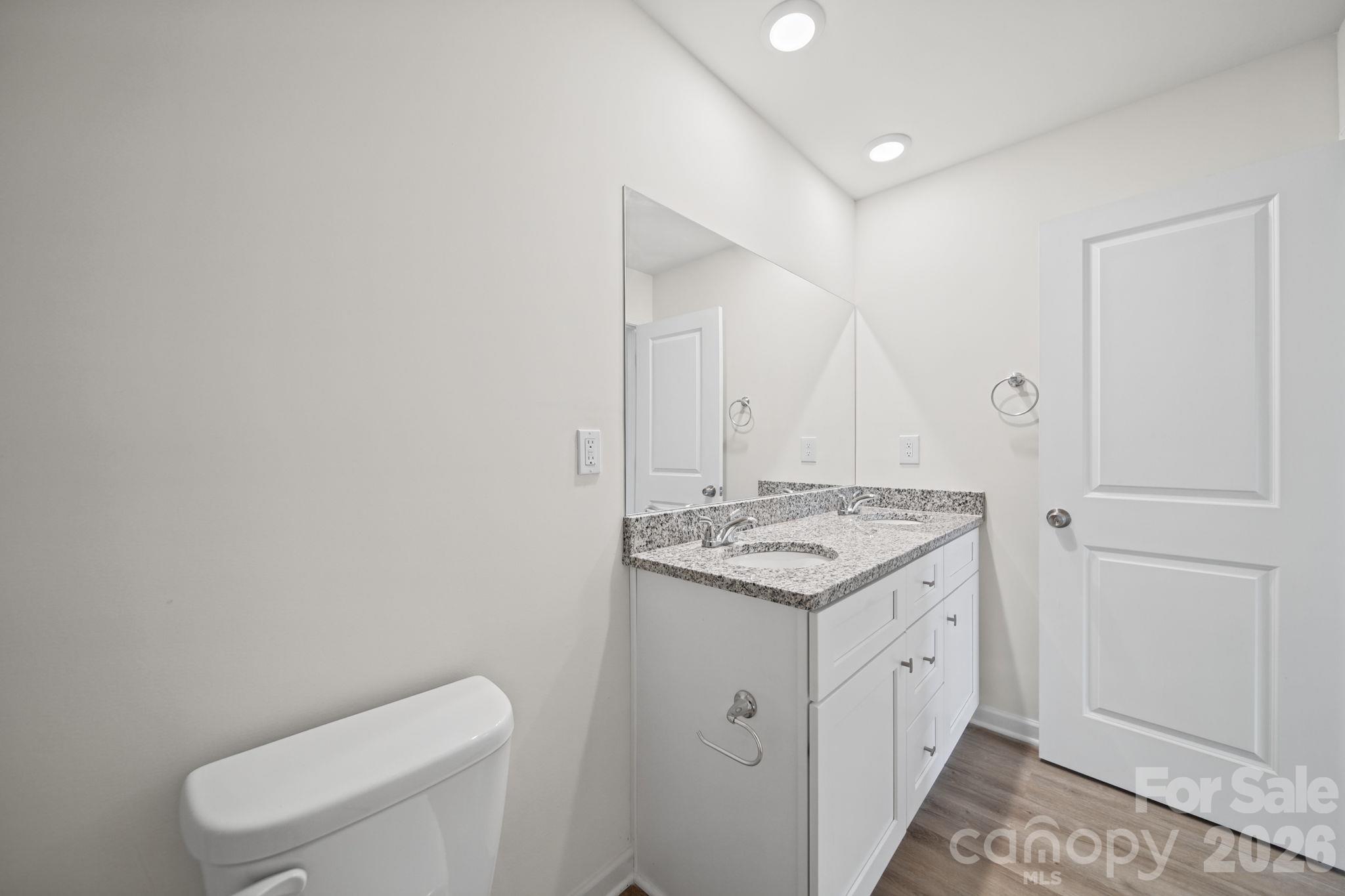 Primary Bathroom - 3266-3270 Loop Road, Lincolnton