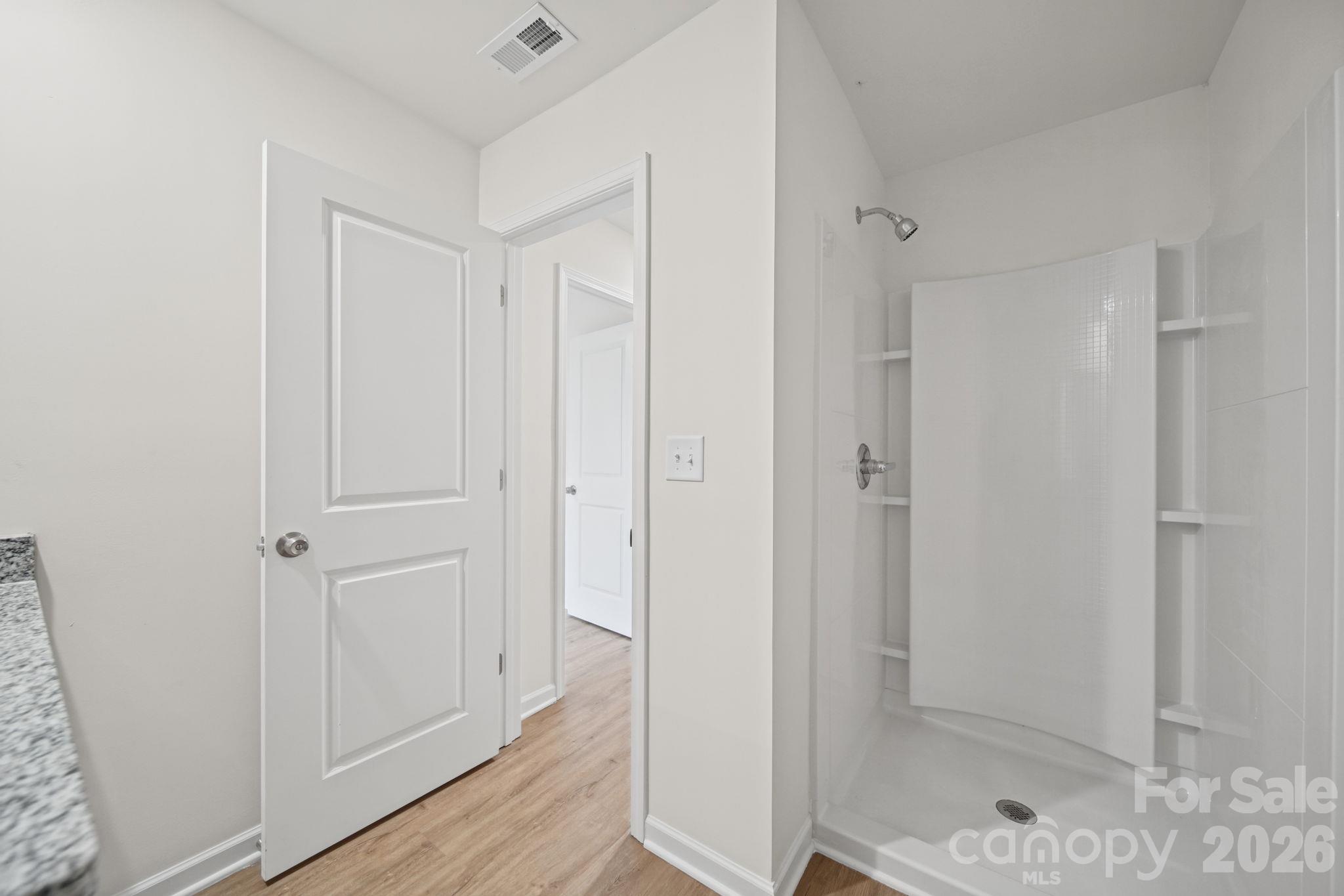 Secondary Bathroom - 3266-3270 Loop Road, Lincolnton