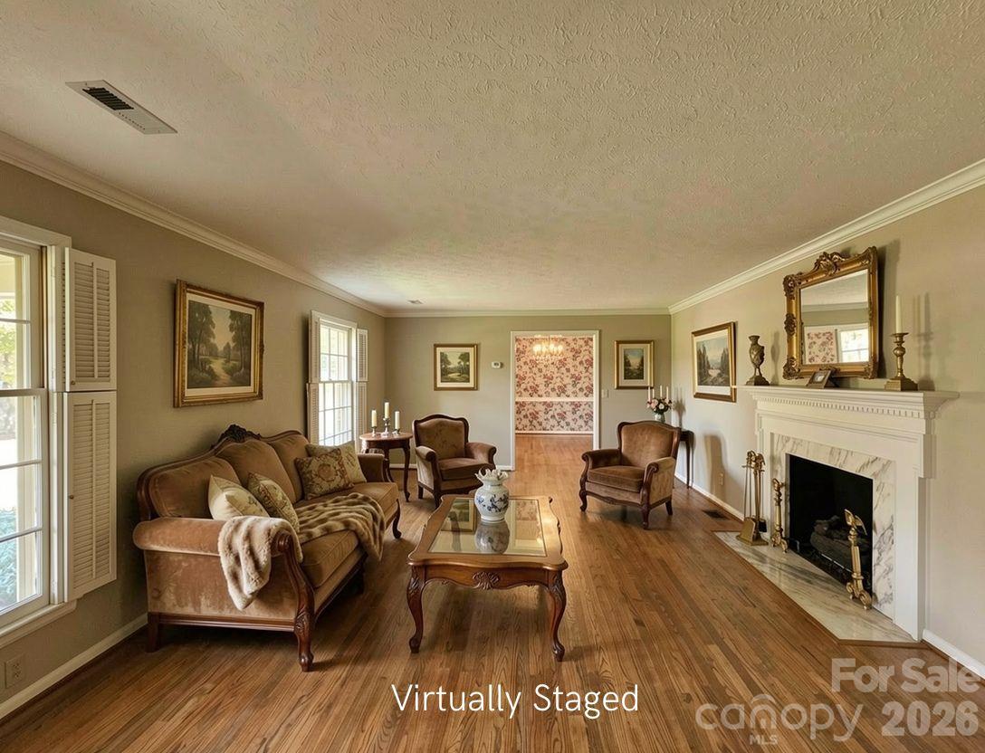 Single Family Residence at 524 Country Club Circle, Shelby, photo 7 of 46
