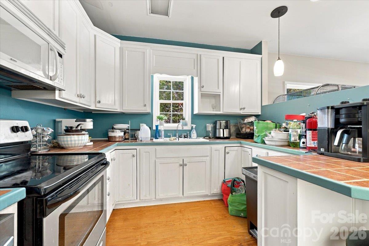 Single Family Residence at 2259 Okeewemee-Star Road, Troy, photo 12 of 48