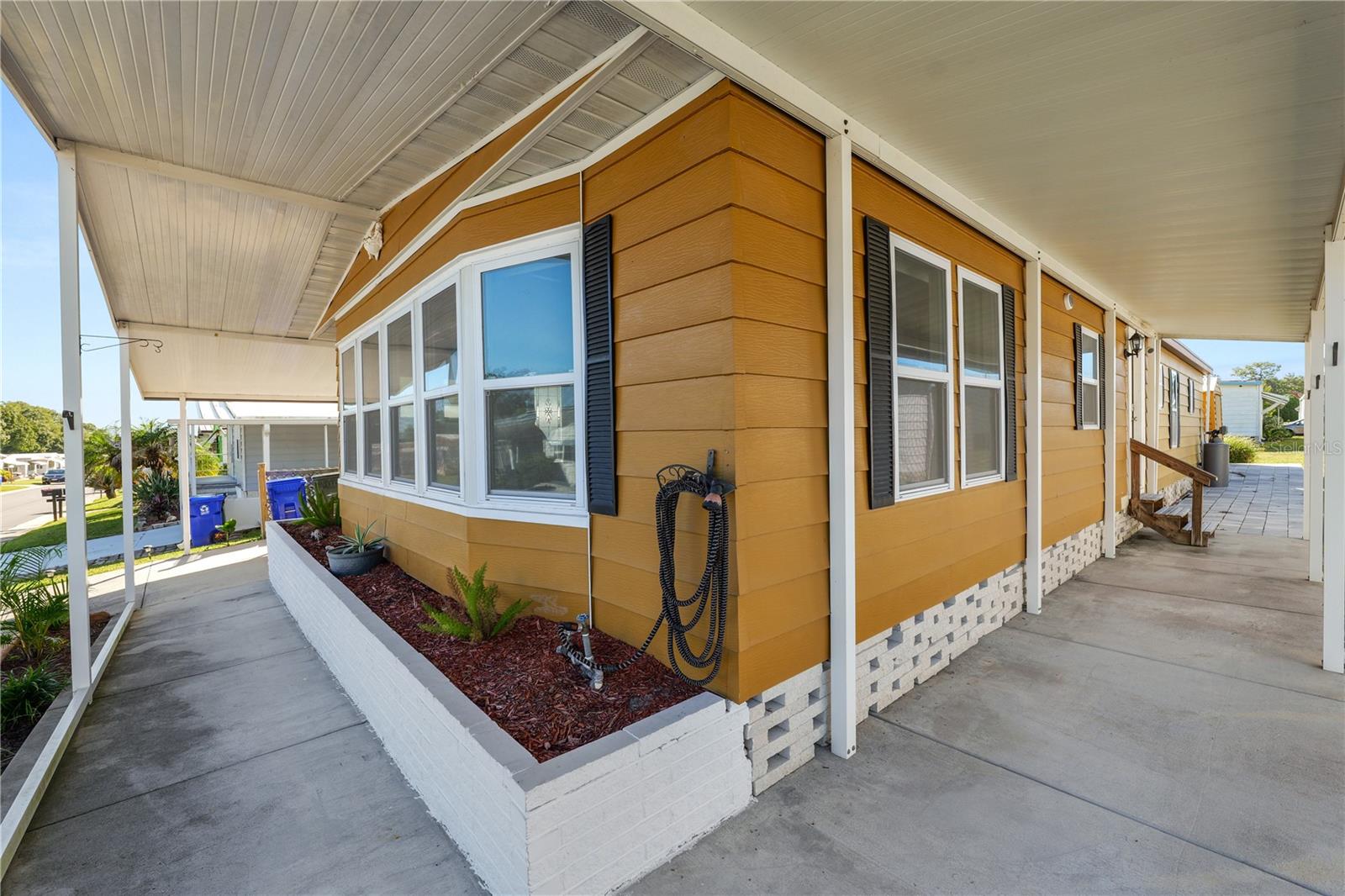 Manufactured Home at 918 PINE RIDGE DR, LAKELAND, photo 30 of 44