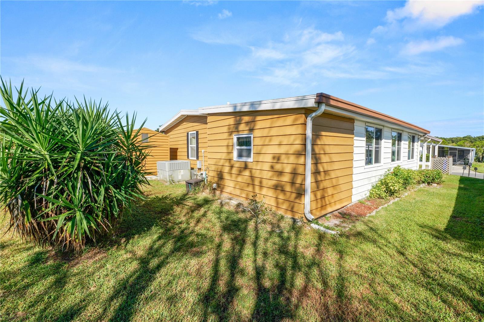 Manufactured Home at 918 PINE RIDGE DR, LAKELAND, photo 41 of 44
