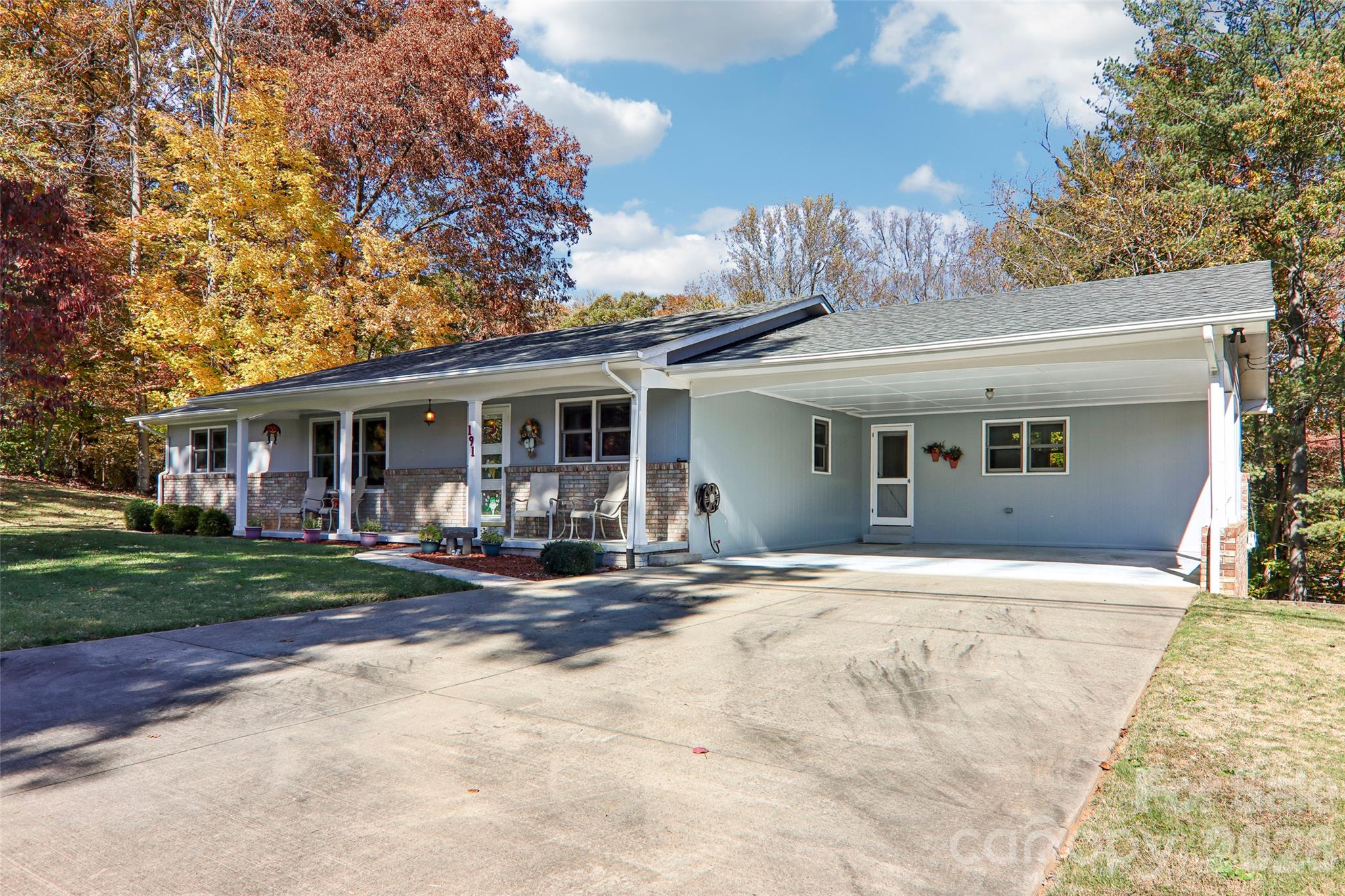 Single Family Residence at 191 Auburn Road, Waynesville, photo 3 of 46
