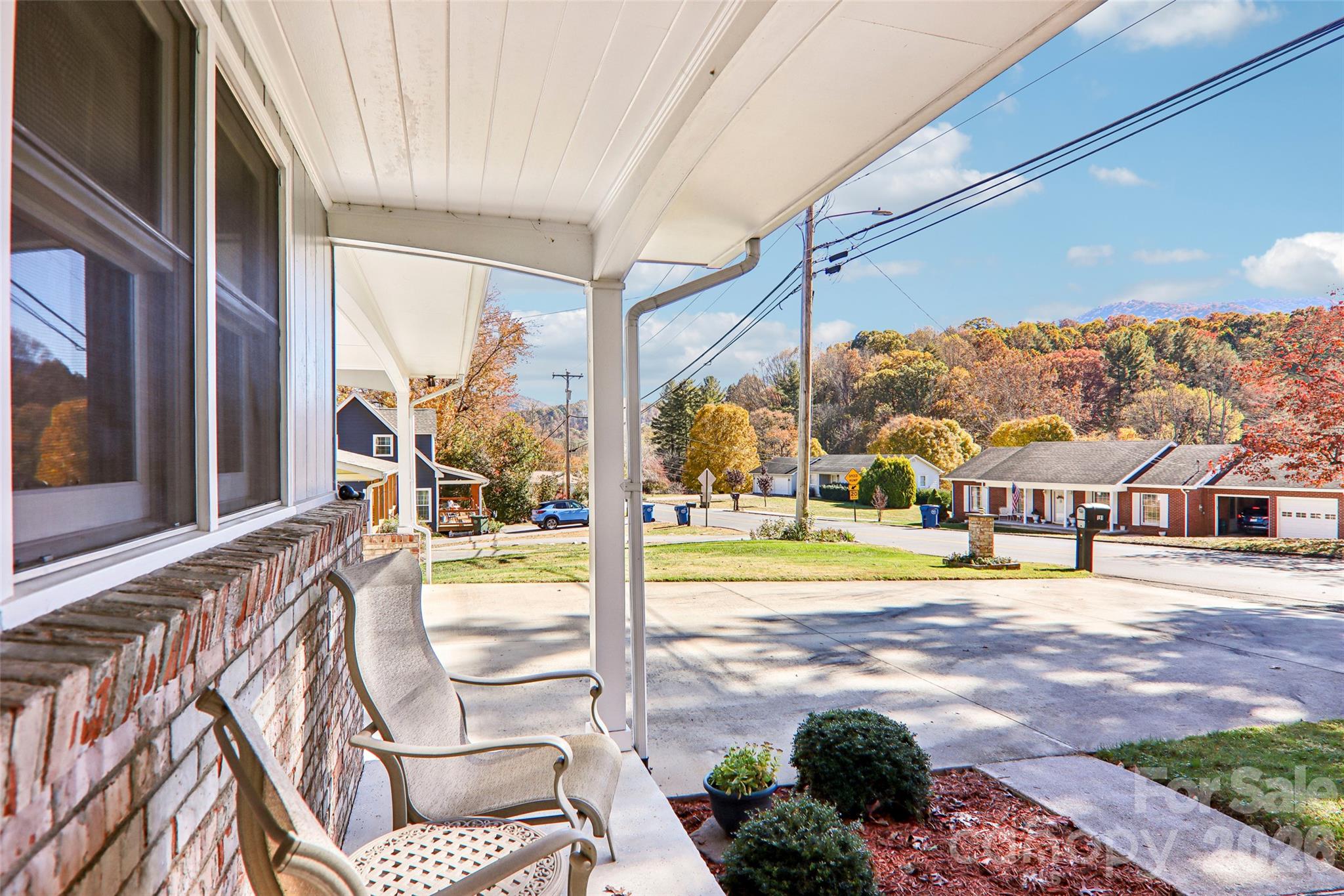 Single Family Residence at 191 Auburn Road, Waynesville, photo 4 of 46