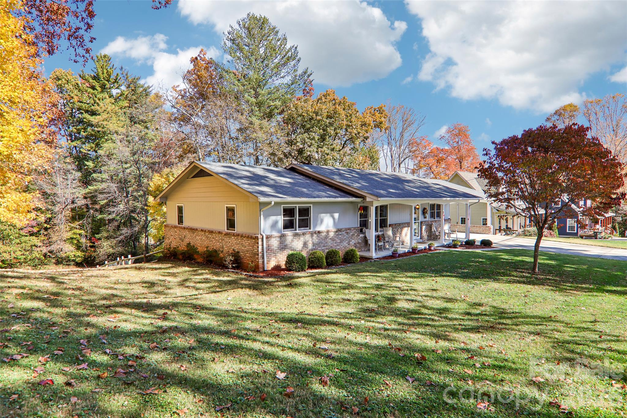 Single Family Residence at 191 Auburn Road, Waynesville, photo 5 of 46