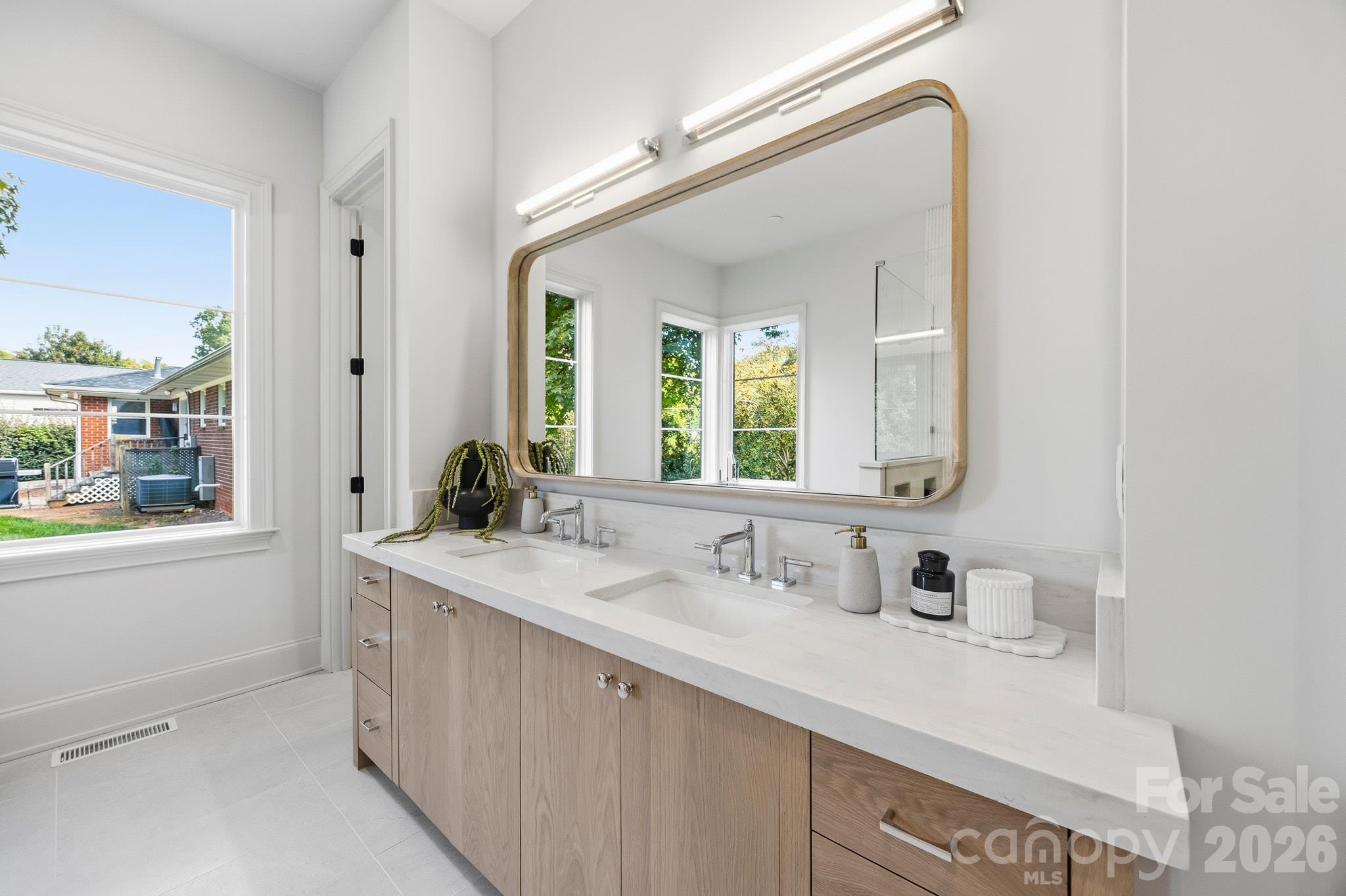 Single Family Residence at 4448 Halstead Drive, Charlotte, photo 14 of 39