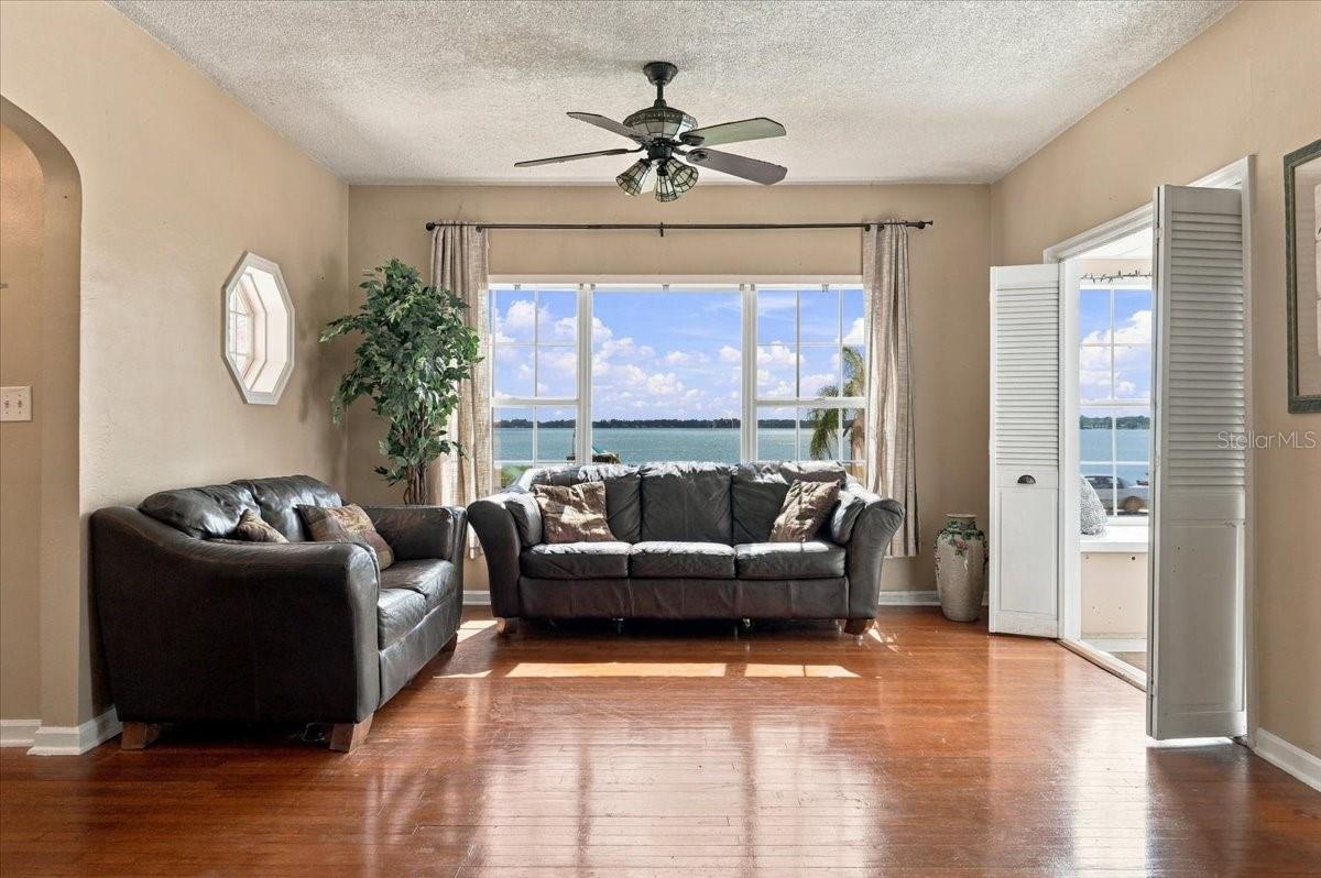 Views of Lake Howard from your Living Room - 1501 N LAKE HOWARD DR, WINTER HAVEN