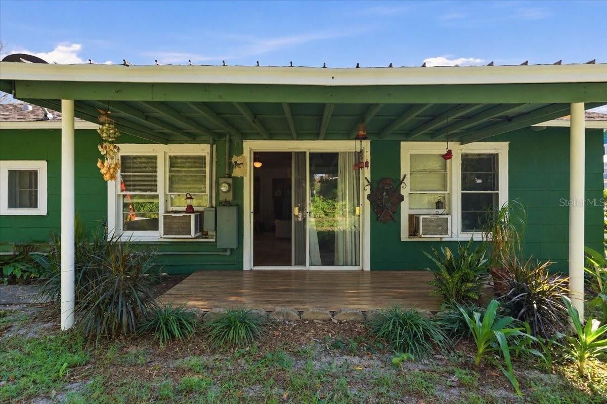 Entrance to guesthouse - 1501 N LAKE HOWARD DR, WINTER HAVEN