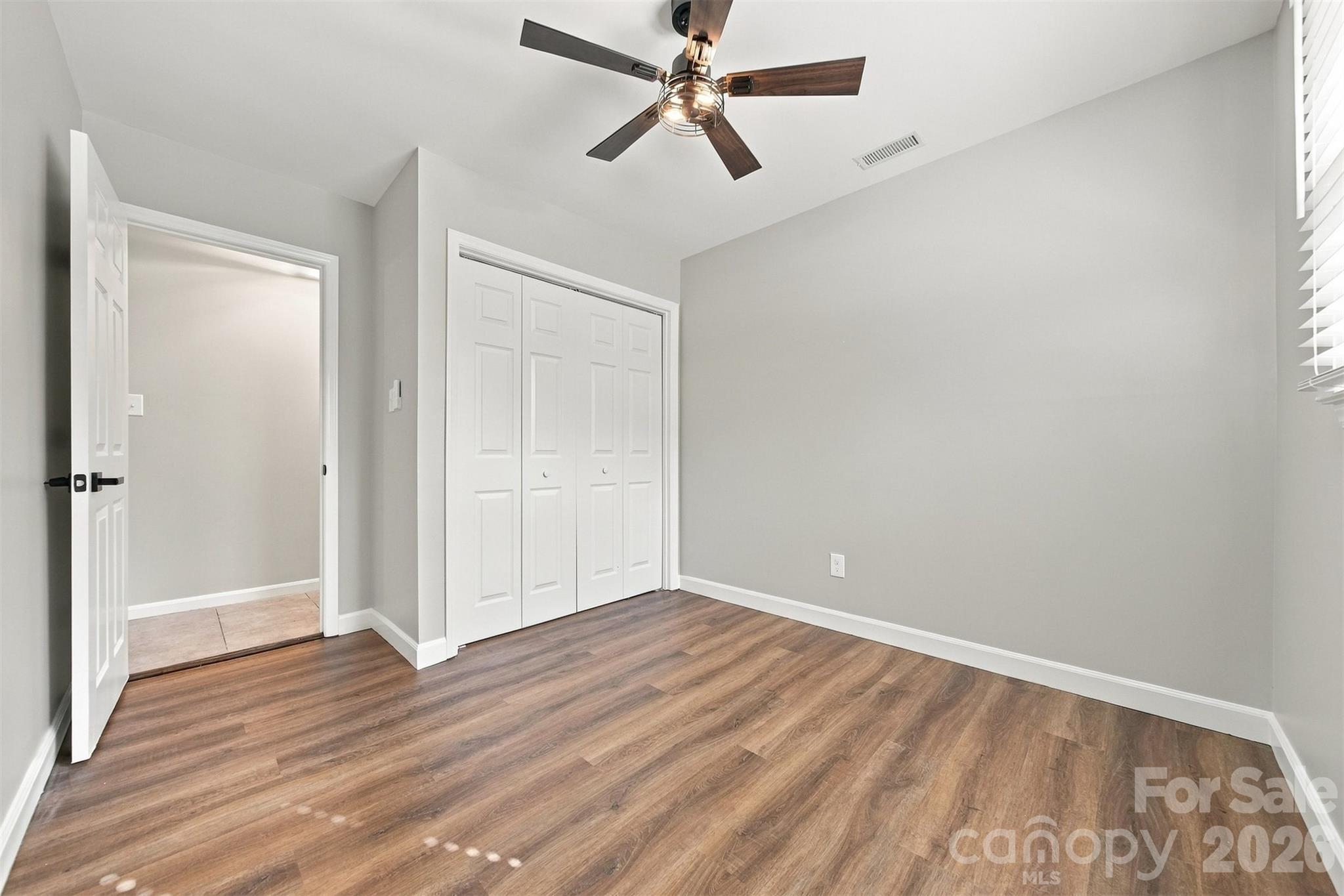 Single Family Residence at 93 Mountain Oak Lane, Hickory, photo 17 of 40