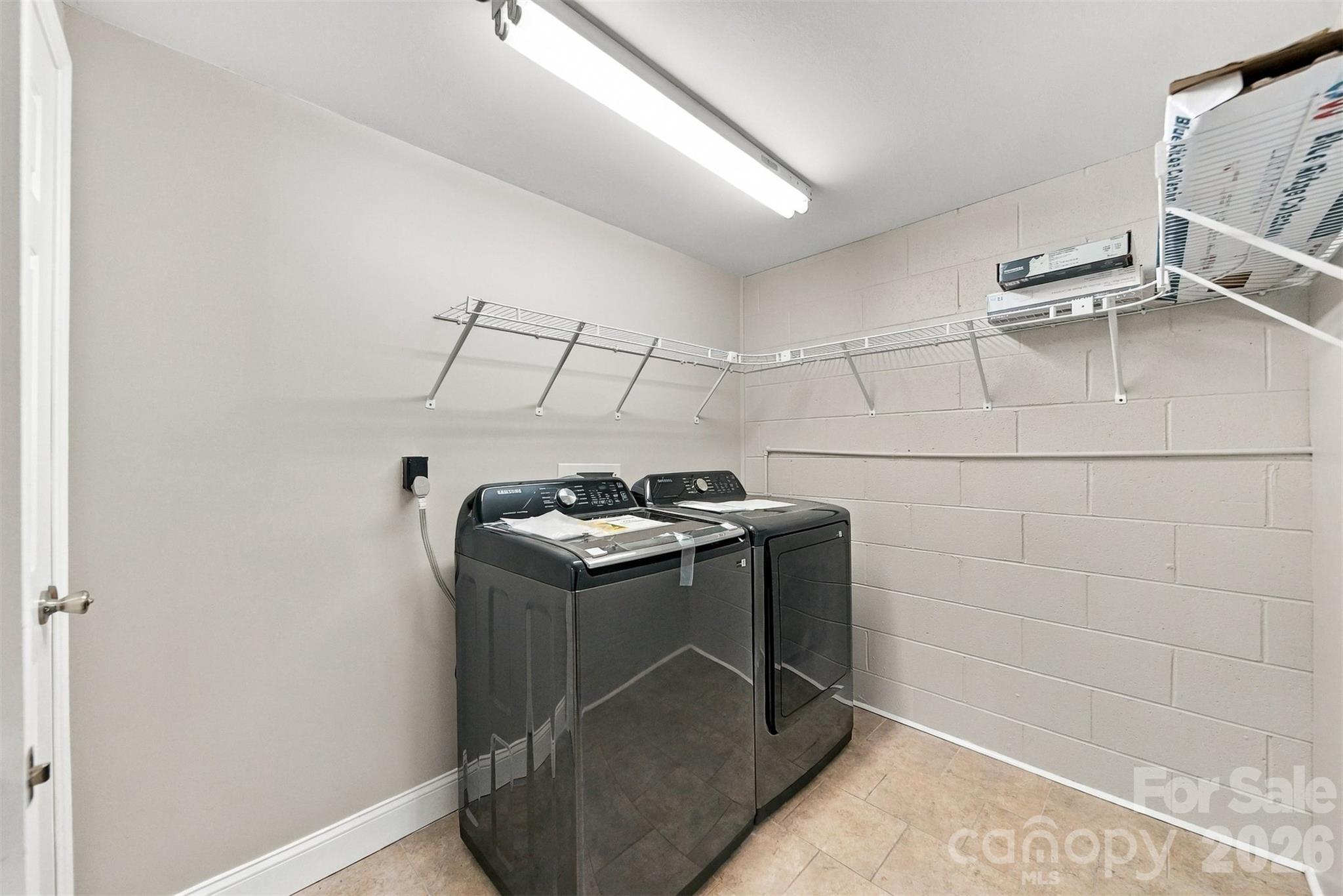 Spacious laundry with new washer & dryer - 93 Mountain Oak Lane, Hickory