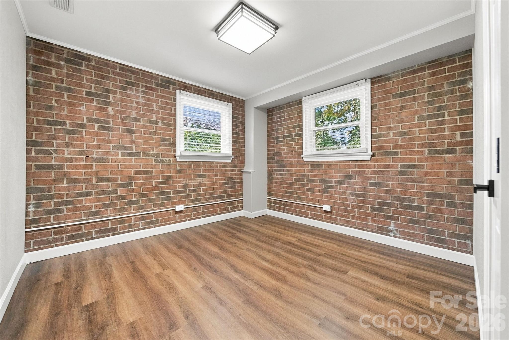 Lower level bedroom - 93 Mountain Oak Lane, Hickory