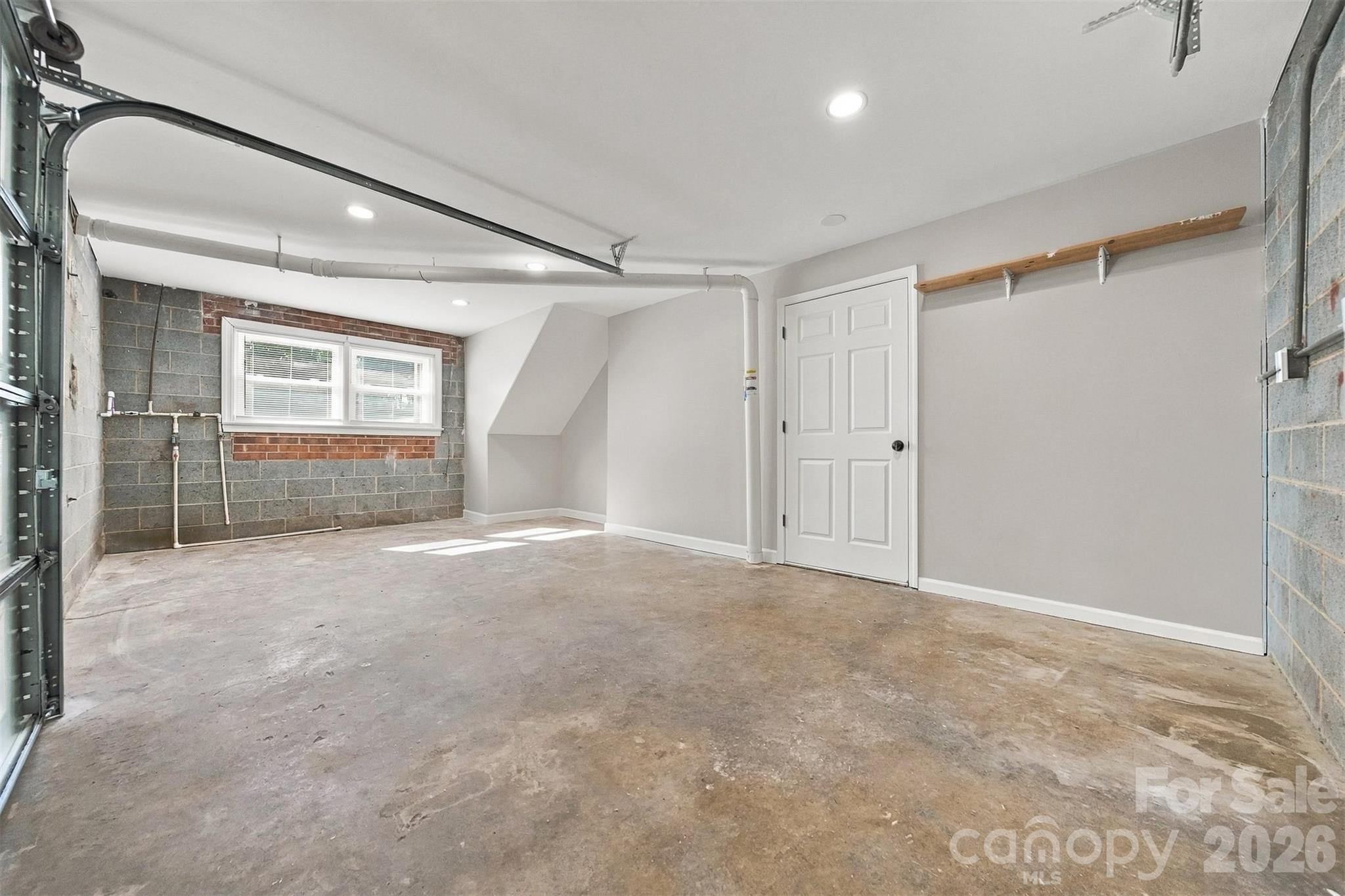 Single Family Residence at 93 Mountain Oak Lane, Hickory, photo 31 of 40
