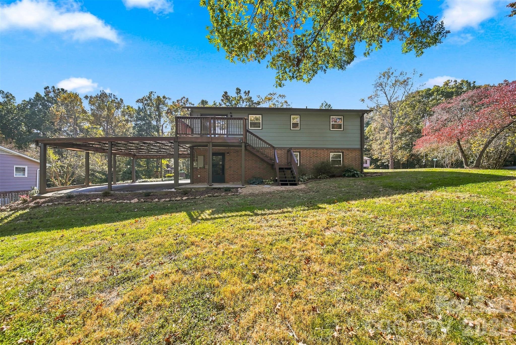 Single Family Residence at 93 Mountain Oak Lane, Hickory, photo 35 of 40