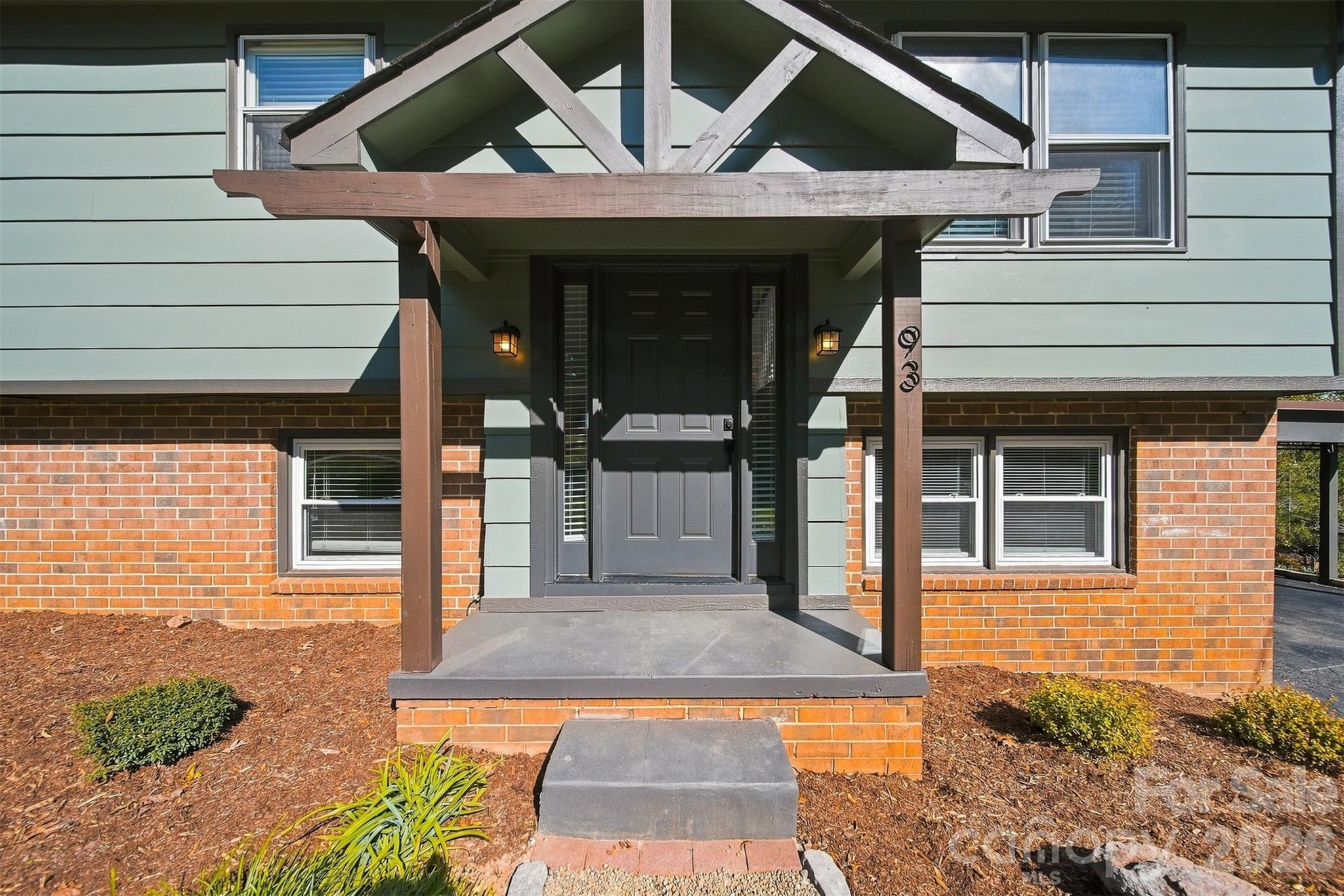 Single Family Residence at 93 Mountain Oak Lane, Hickory, photo 3 of 40