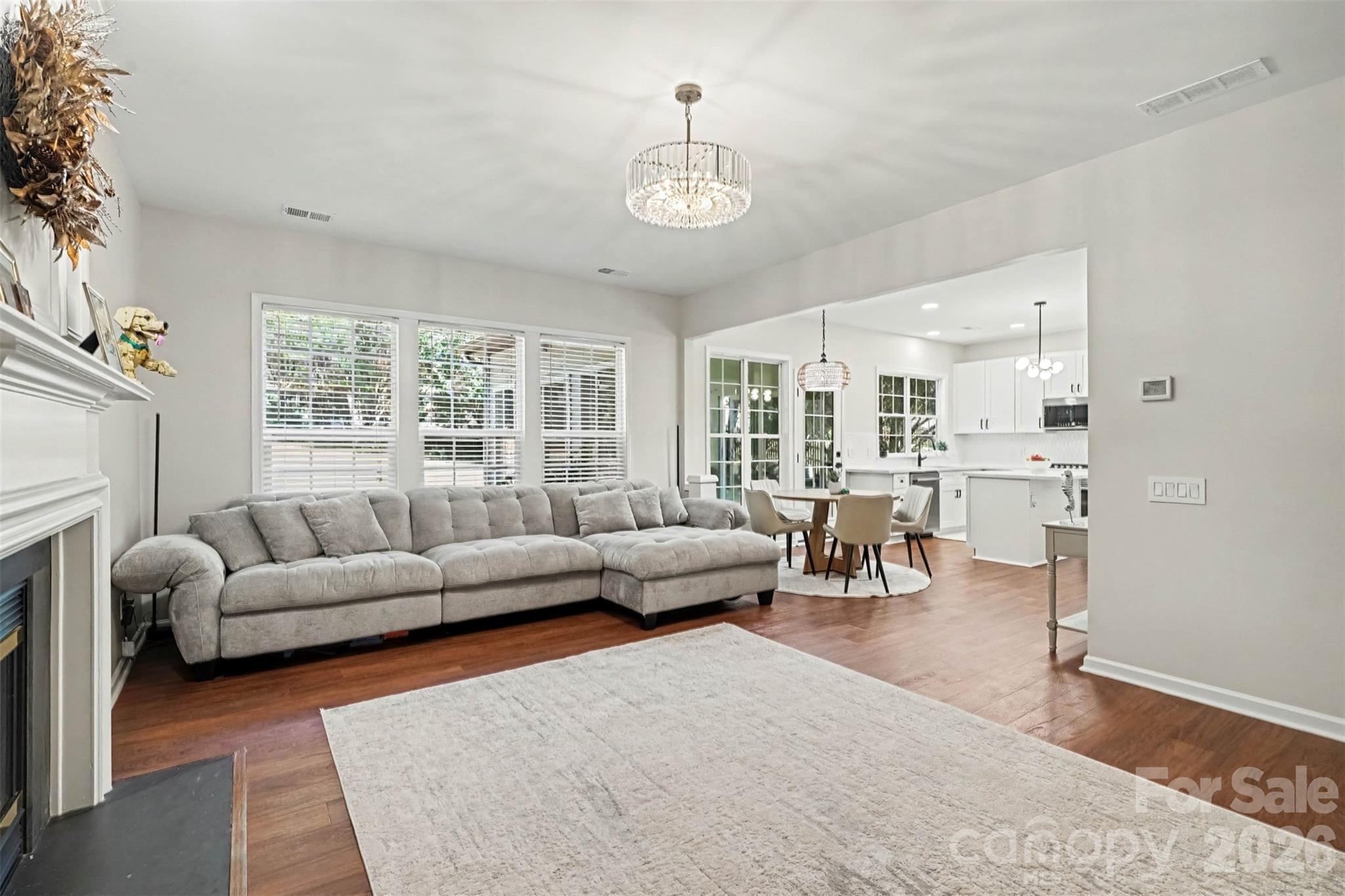 Single Family Residence at 9144 Linden Tree Lane, Charlotte, photo 4 of 22