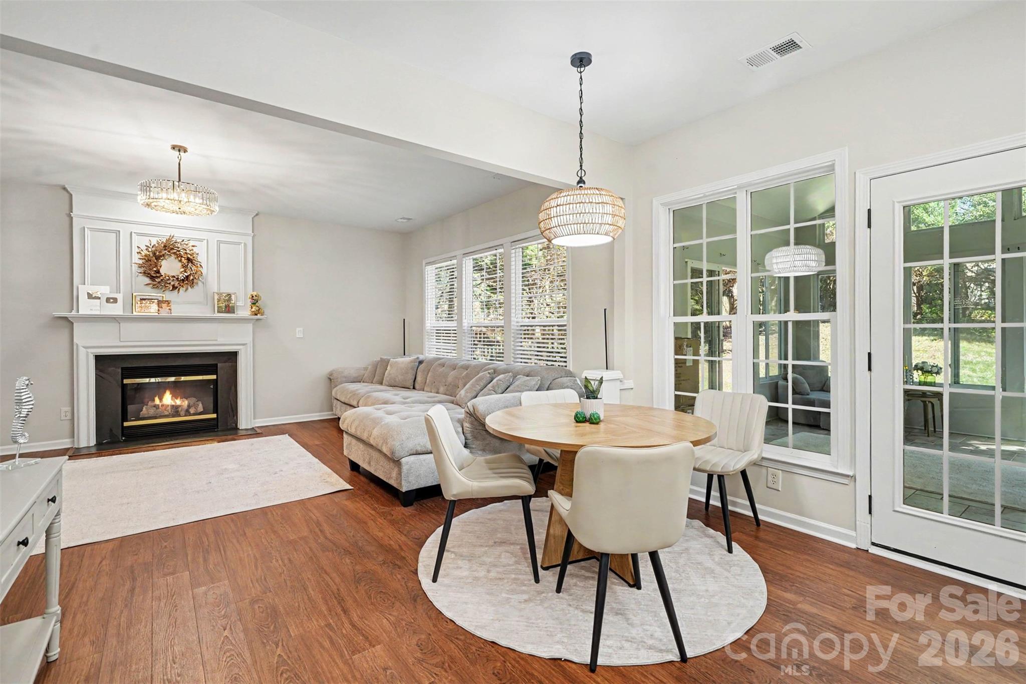 Single Family Residence at 9144 Linden Tree Lane, Charlotte, photo 5 of 22