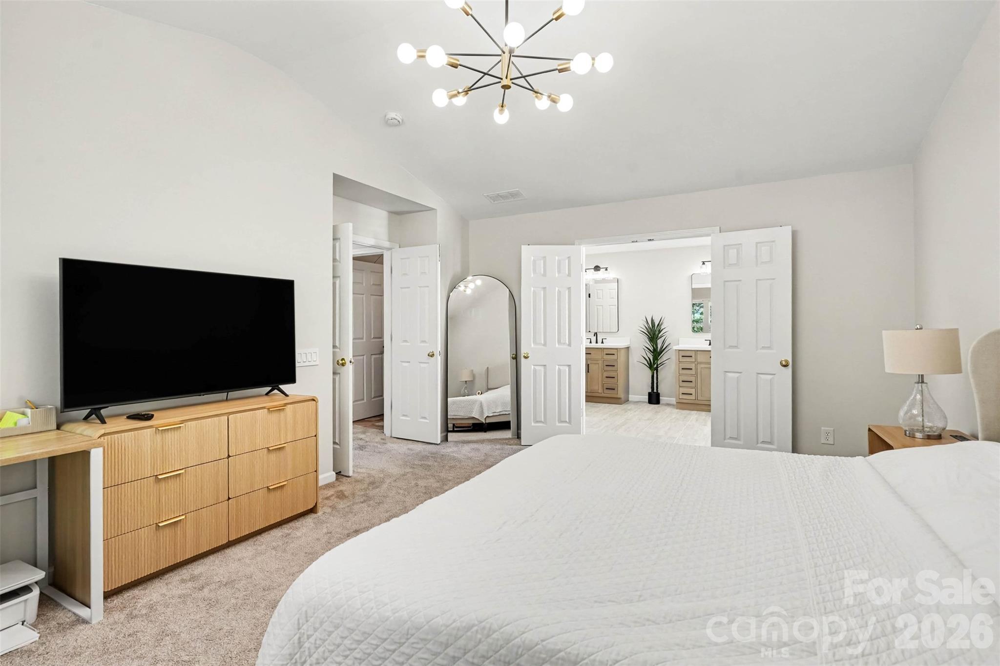 Single Family Residence at 9144 Linden Tree Lane, Charlotte, photo 10 of 22